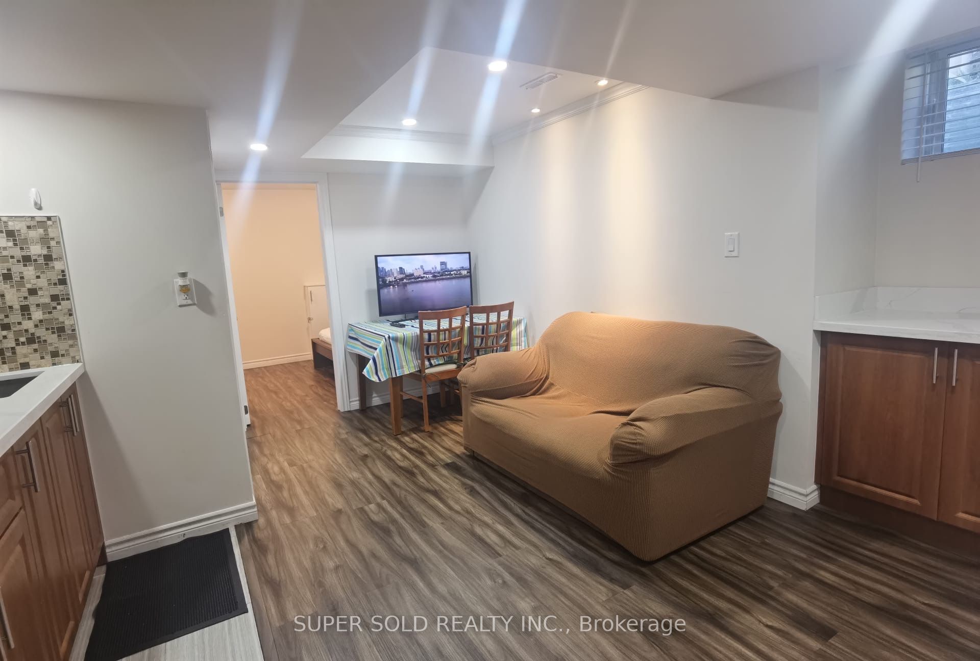 3910 Mayla Drive Basement Unit B, Mississauga, ON L5M 7Y8 photo 3