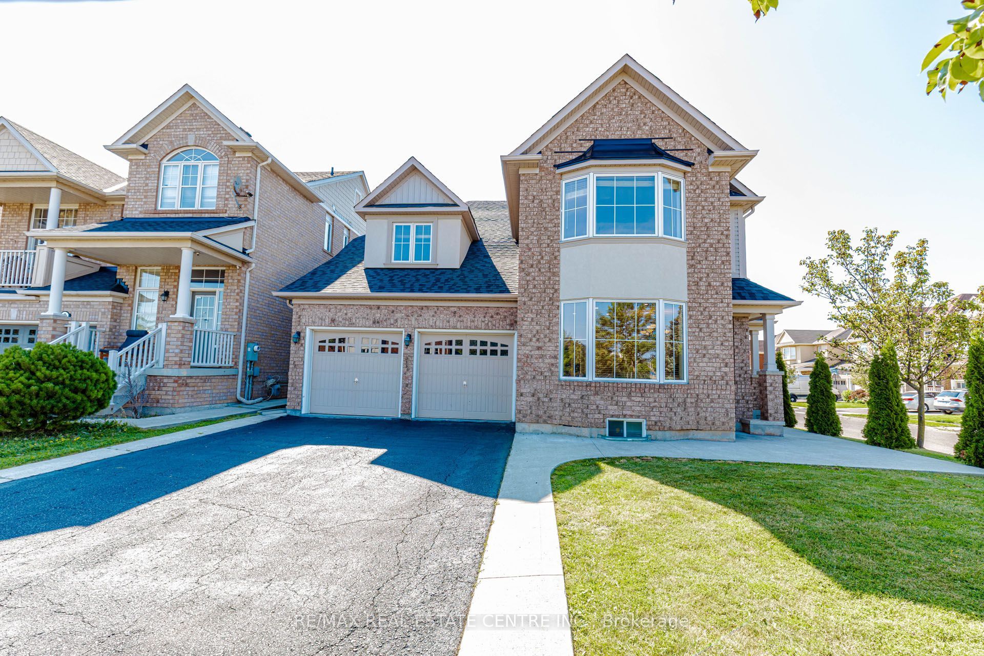 14 Alboreto Way, Brampton, ON L6X 0N5 photo 2