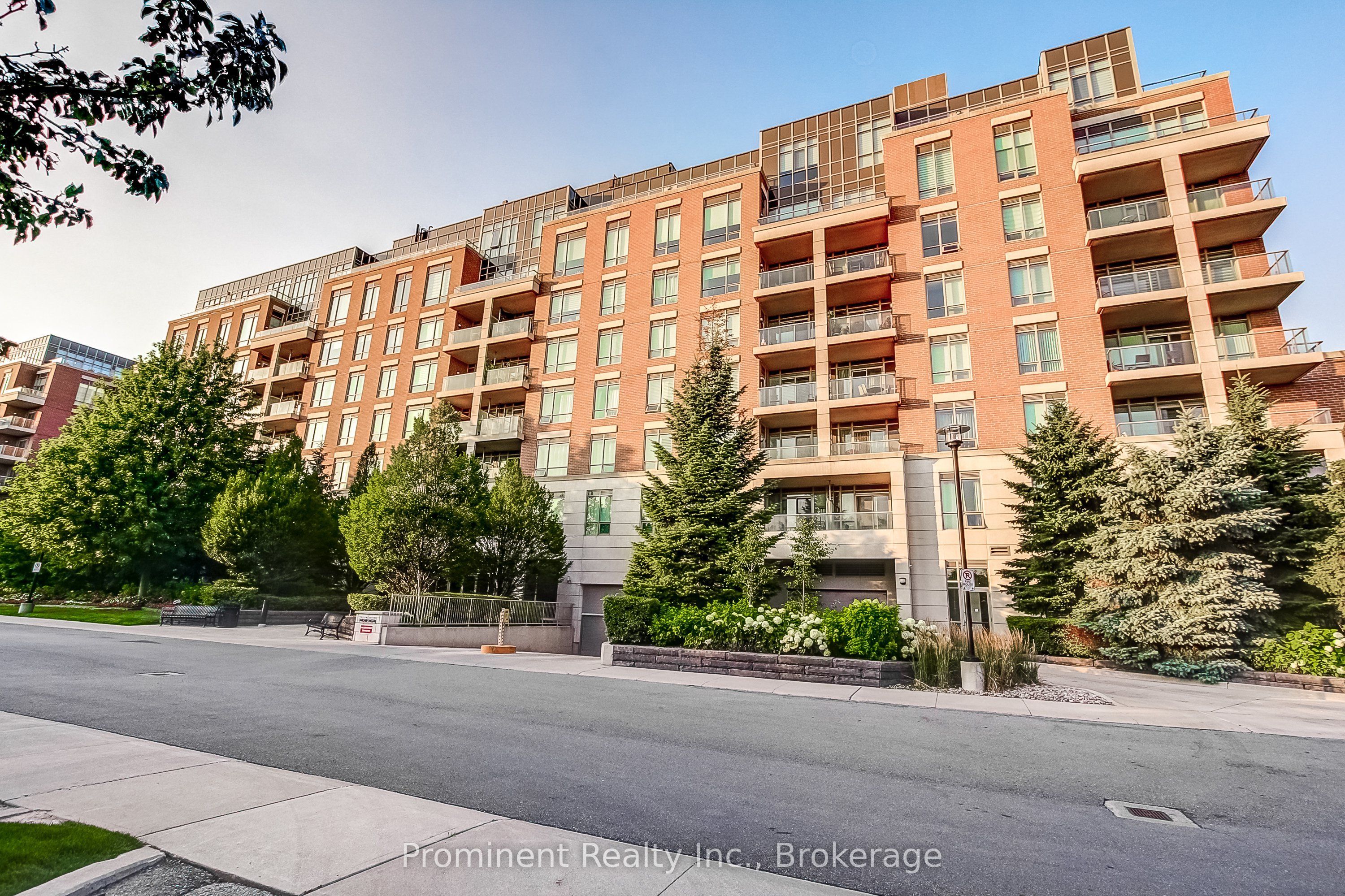 2470 Prince Michael Drive 414, Oakville, ON L6H 0G9 photo 5