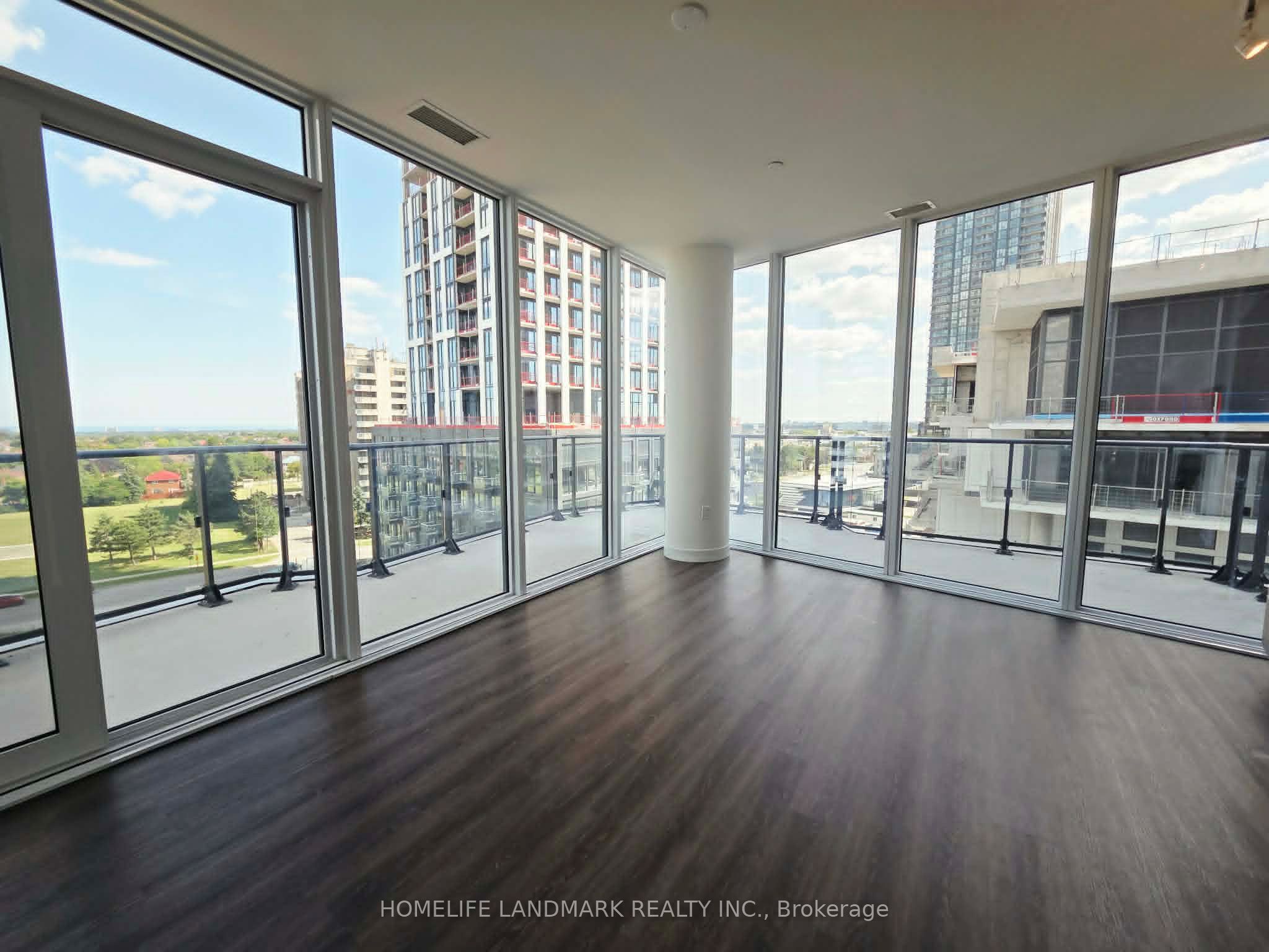 448 Burnhamthorpe Road W 617, Mississauga, ON L5B 0R4 photo 3