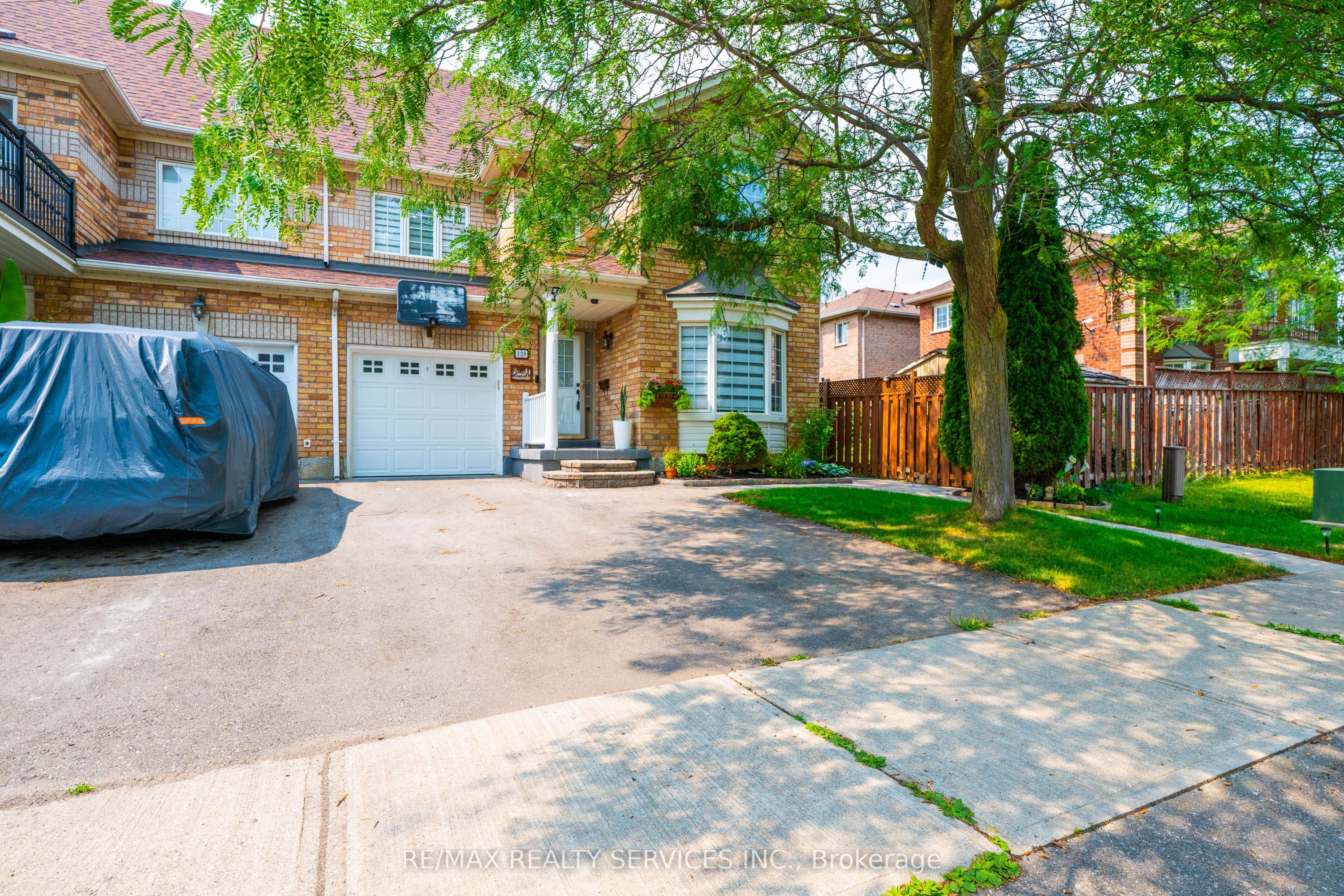 128 Seaside Circle, Brampton, ON L6R 2G9 photo 3