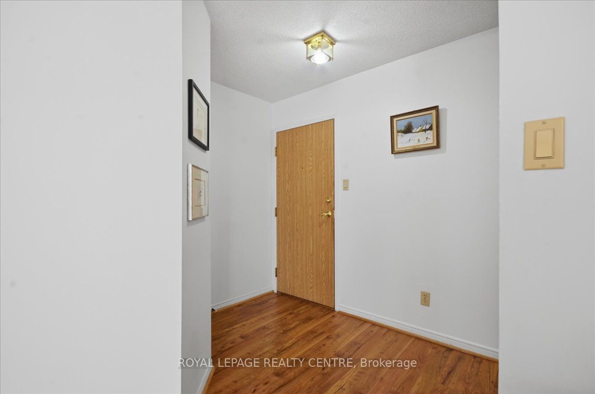 1360 Rathburn Road E 410, Mississauga, ON L4W 4H4 photo 5