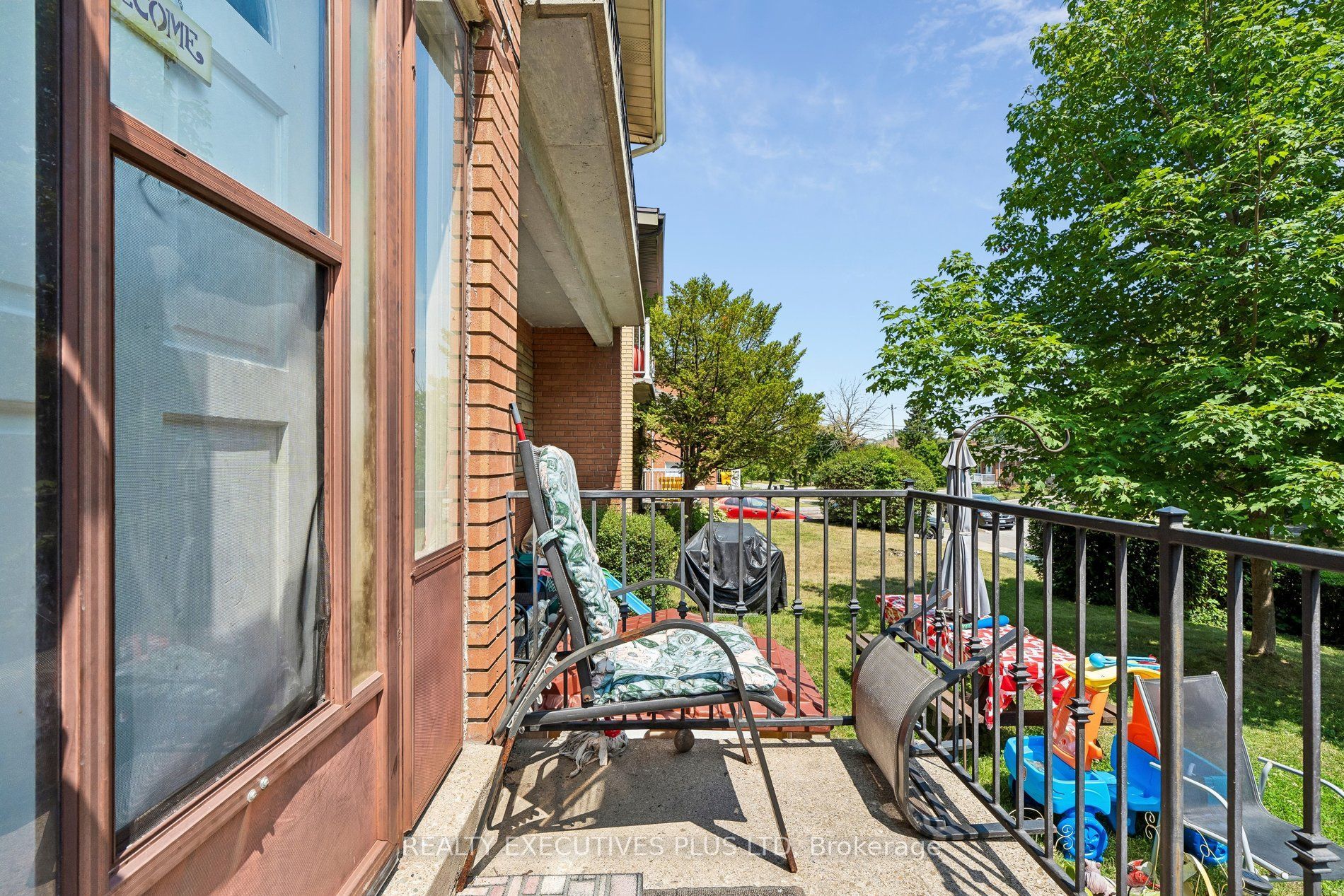 74 Calstock Drive, Toronto, ON M9V 1H2 photo 2