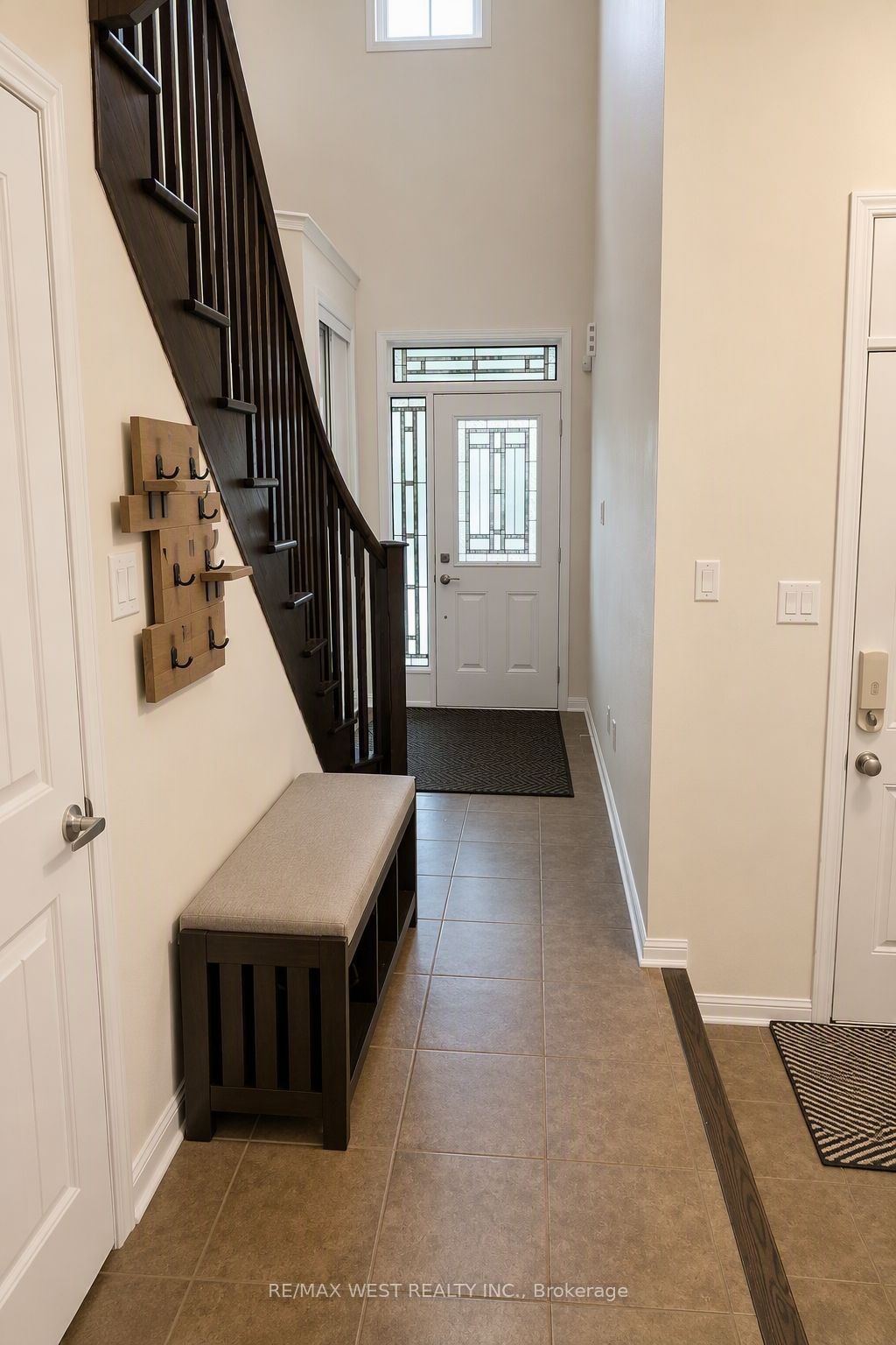 296 Ruhl Drive, Milton, ON L9T 8C9 photo 2