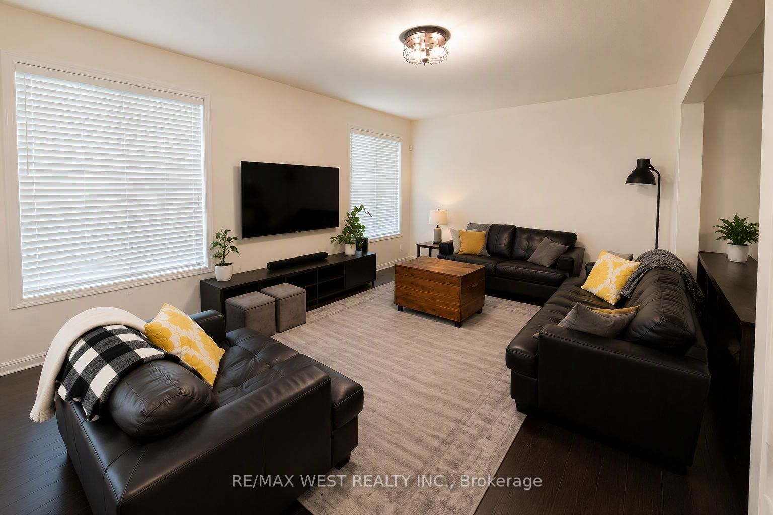 296 Ruhl Drive, Milton, ON L9T 8C9 photo 3