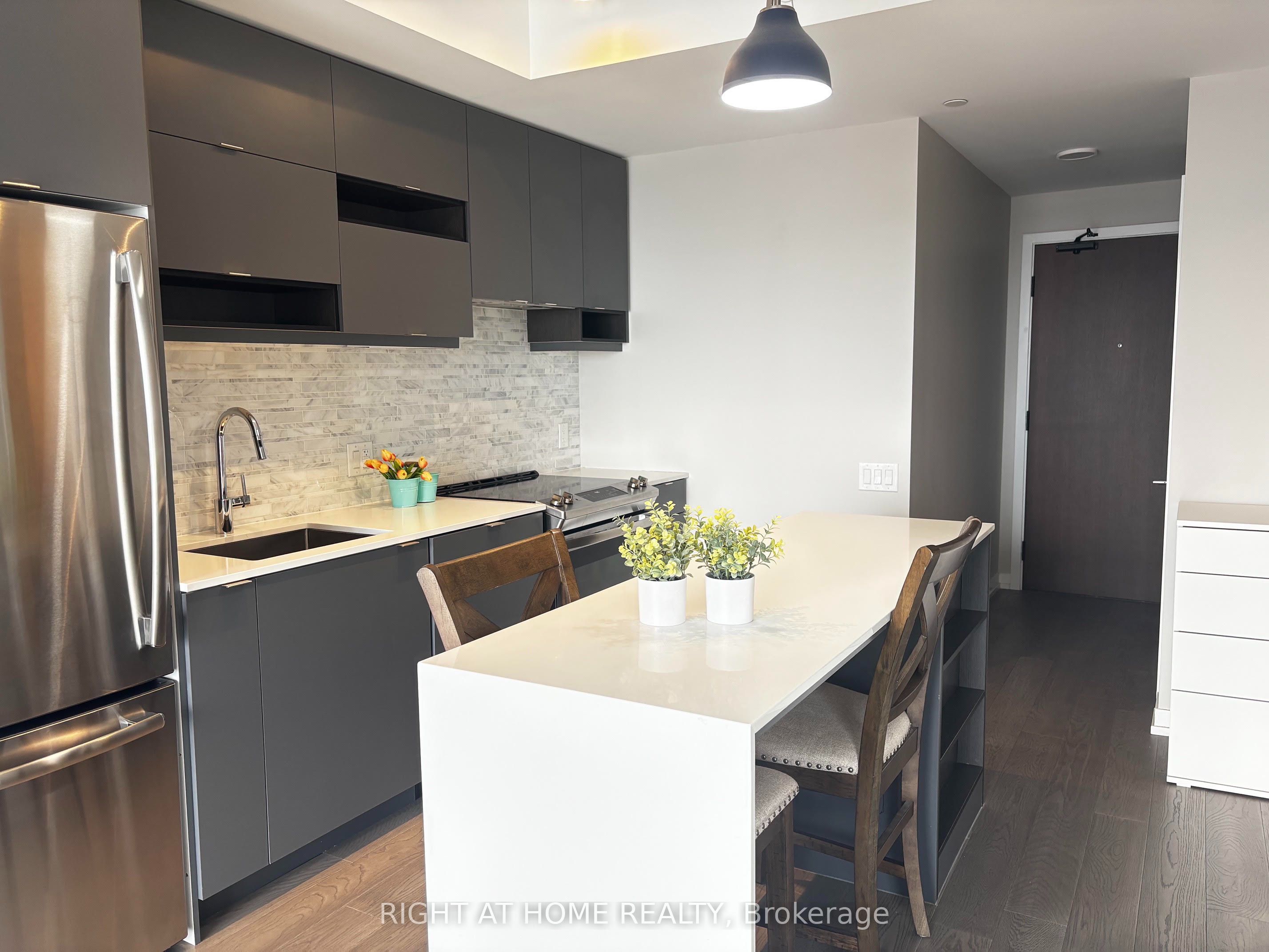 4065 Confederation Parkway 3707, Mississauga, ON L5B 0L4 photo 4
