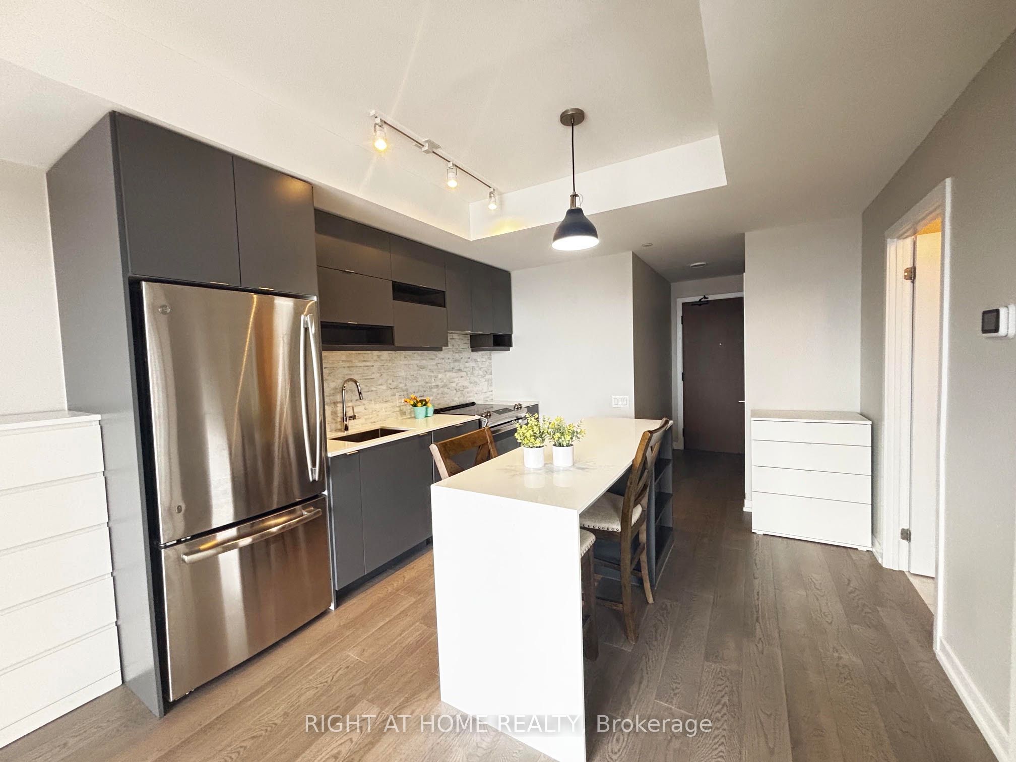 4065 Confederation Parkway 3707, Mississauga, ON L5B 0L4 photo 5