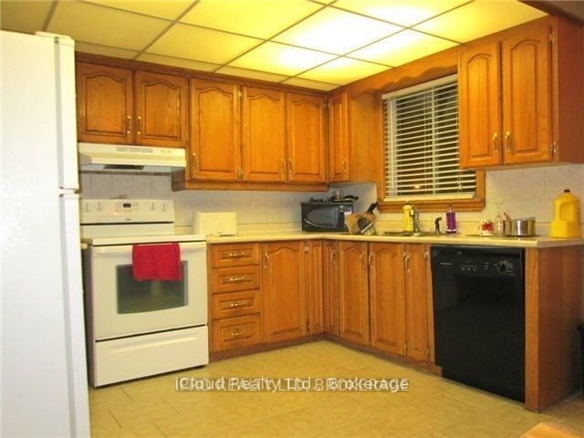 11 Judith Crescent, Brampton, ON L6S 3J3 photo 3