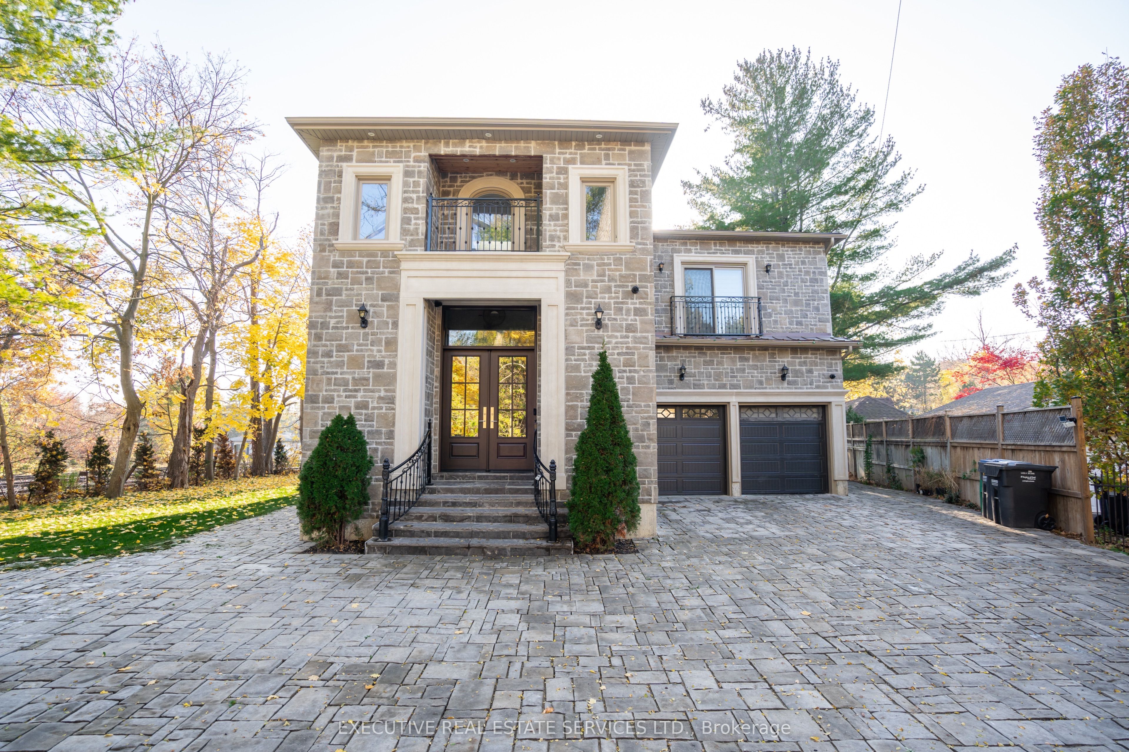 1138 Garden Road, Mississauga, ON L5H 3J6 photo 2