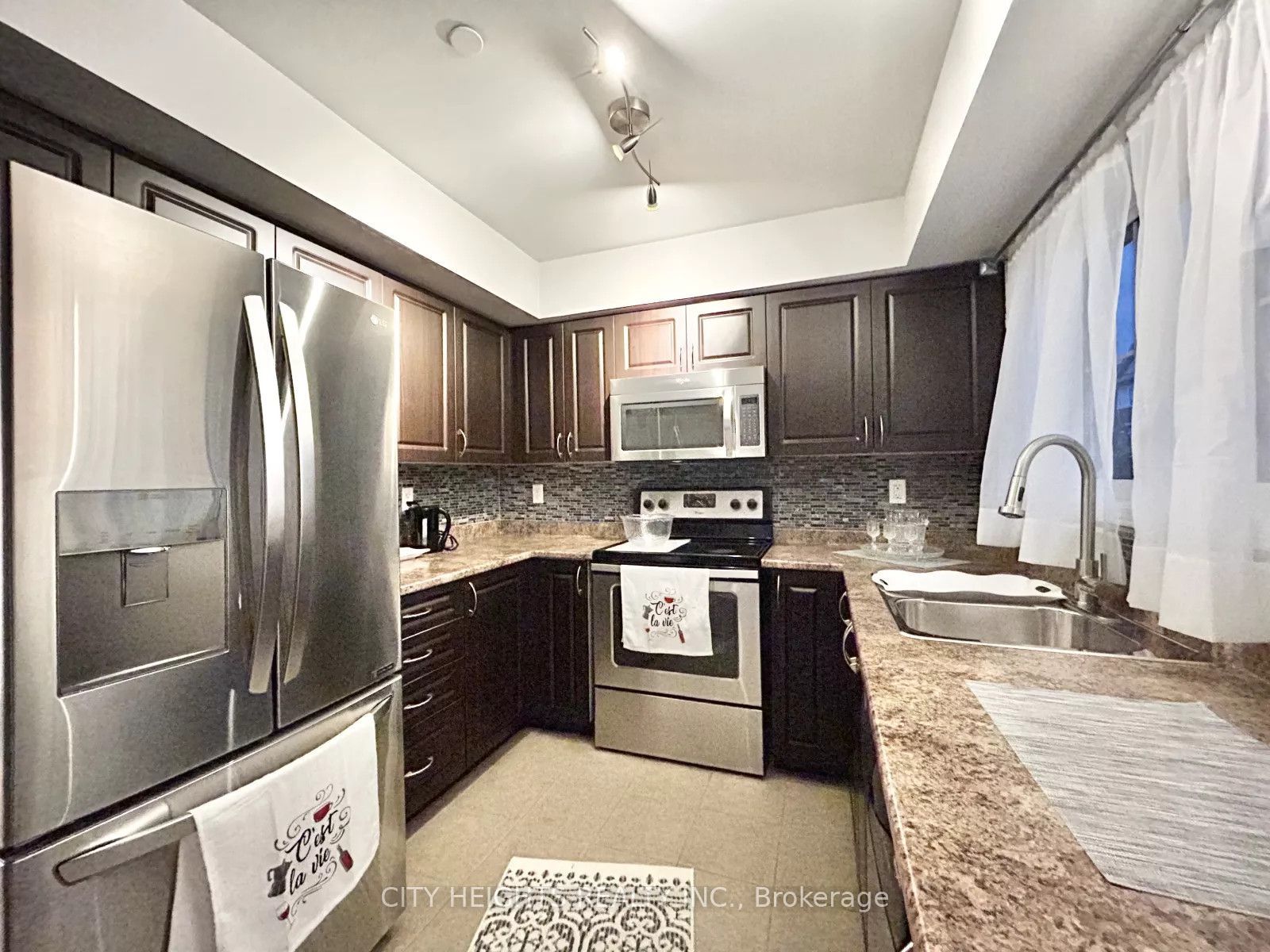 51 Hays Road Boulevard 39, Oakville, ON L6H 0J1 photo 3