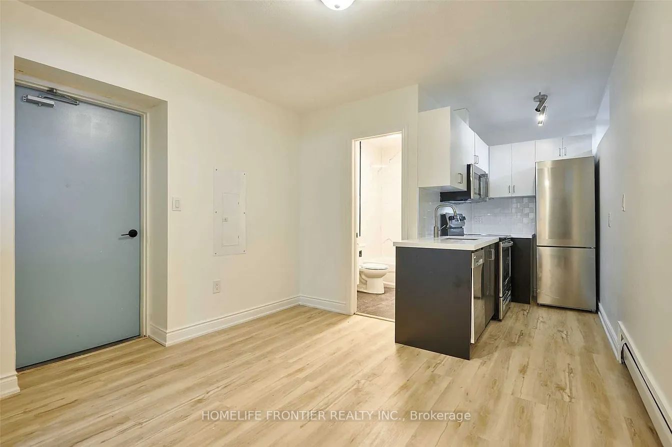 291 Scarlett Road 101, Toronto, ON M6N 4L1 photo 4