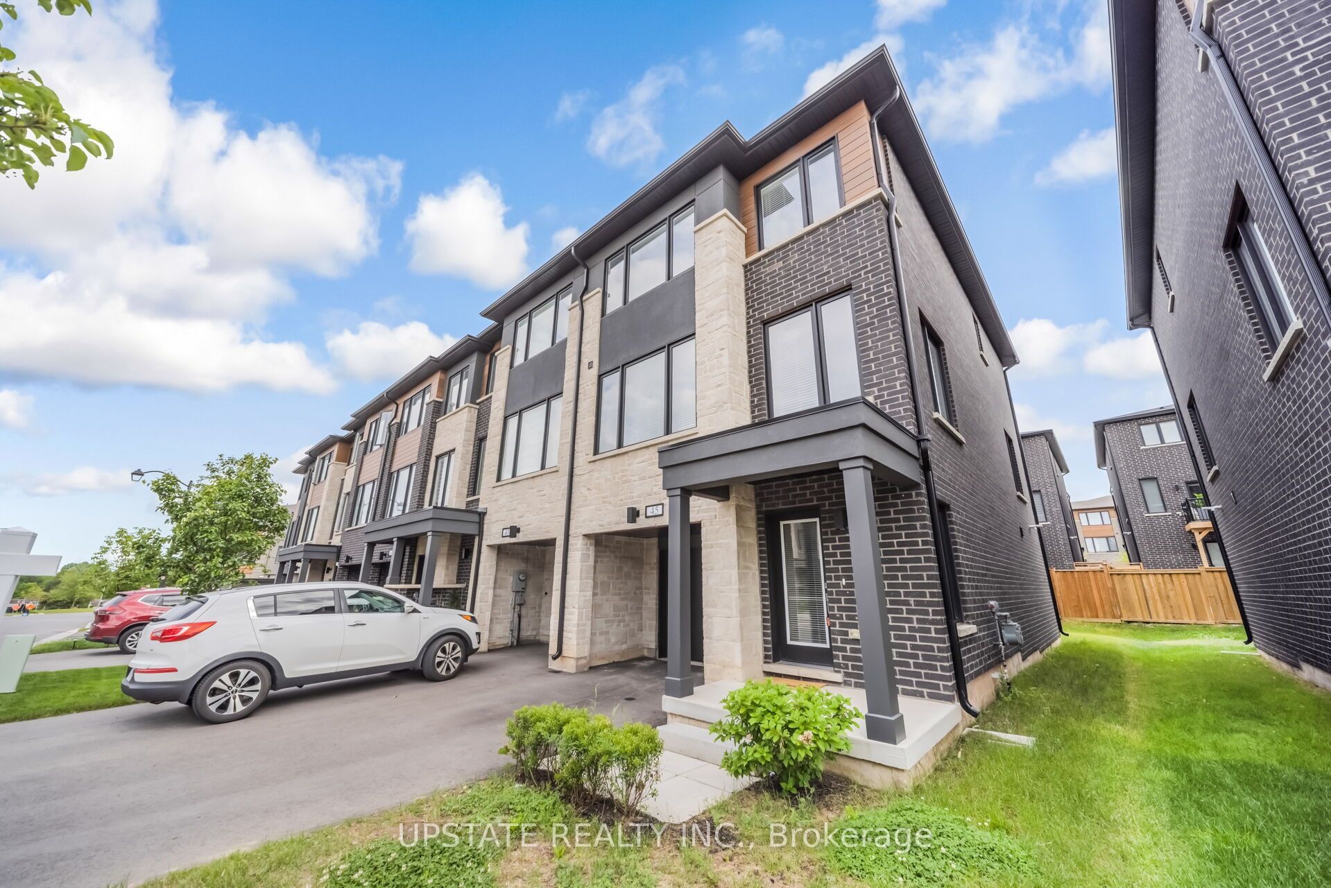 45 Humberstone Drive, Halton Hills, ON L7G 0P5 photo 3