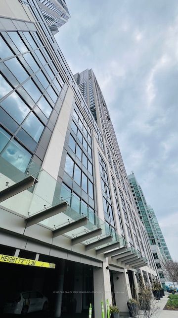 1928 Lakeshore Boulevard W 2612, Toronto, ON M6S 1A1 photo 2
