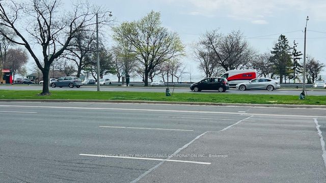 1928 Lakeshore Boulevard W 2612, Toronto, ON M6S 1A1 photo 4