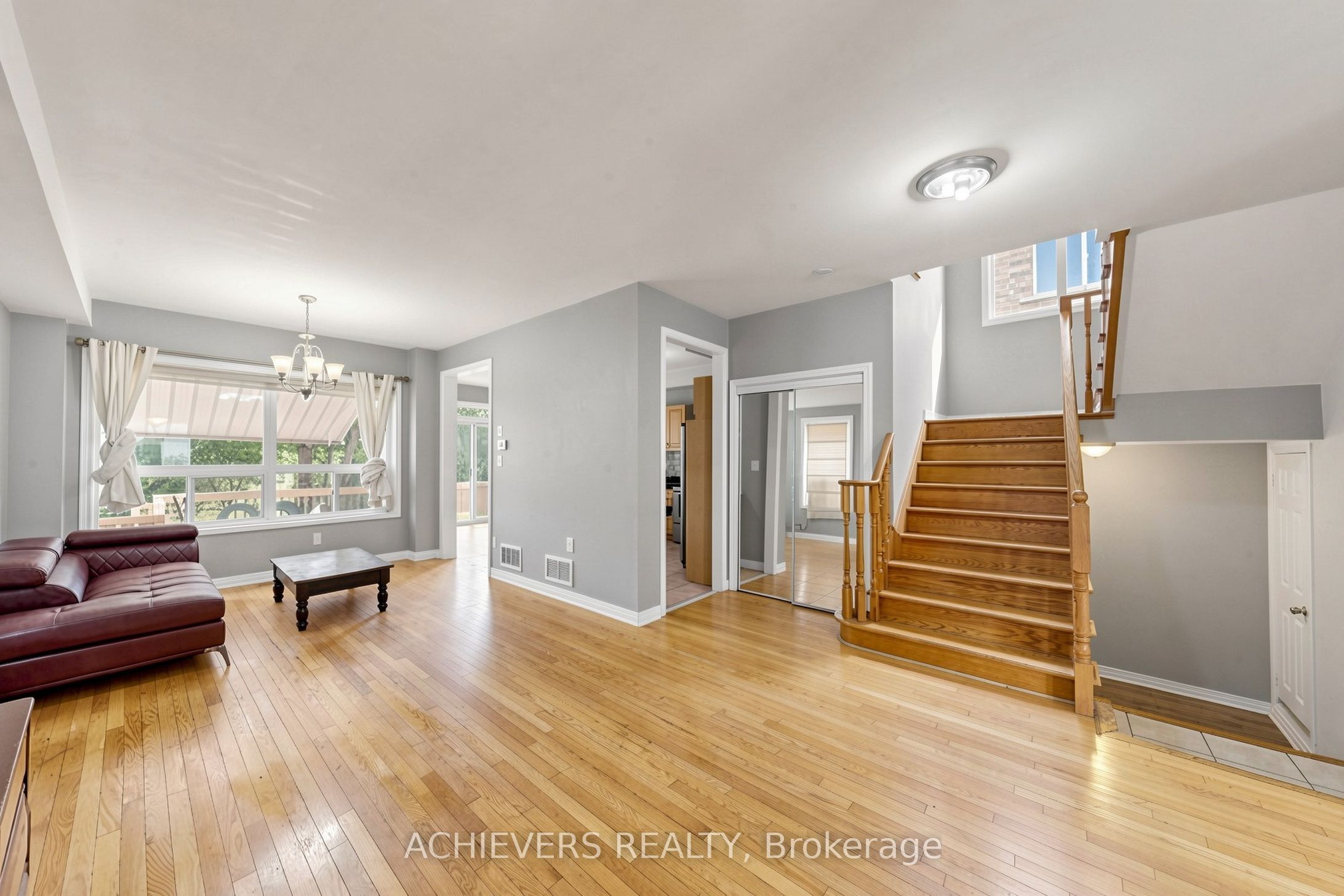 517 Navigator Drive, Mississauga, ON L5W 1P5 photo 5