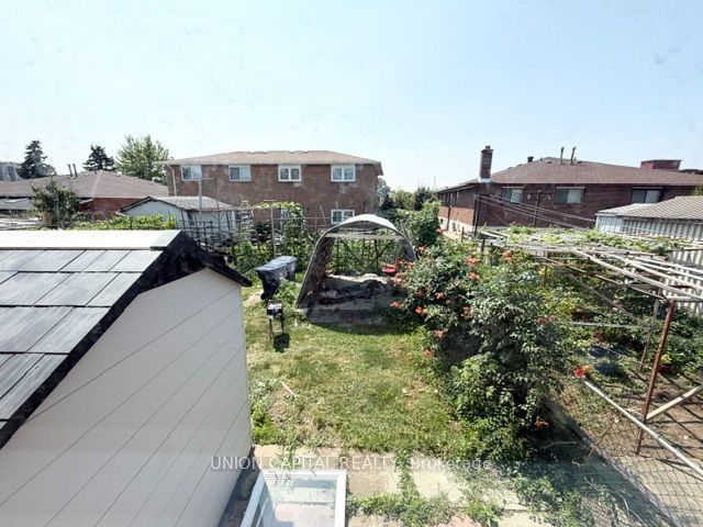 50 Dolores Road, Toronto, ON M3L 2A9 photo 2