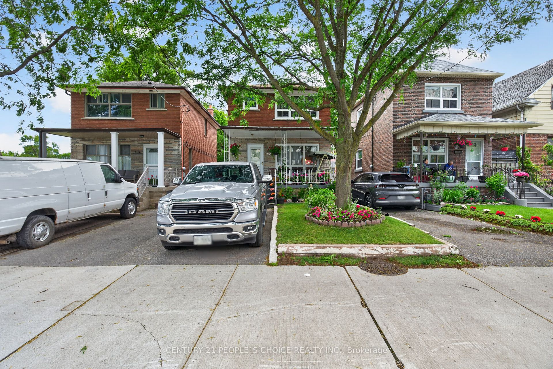 750 Jane Street, Toronto, ON M6N 4B2