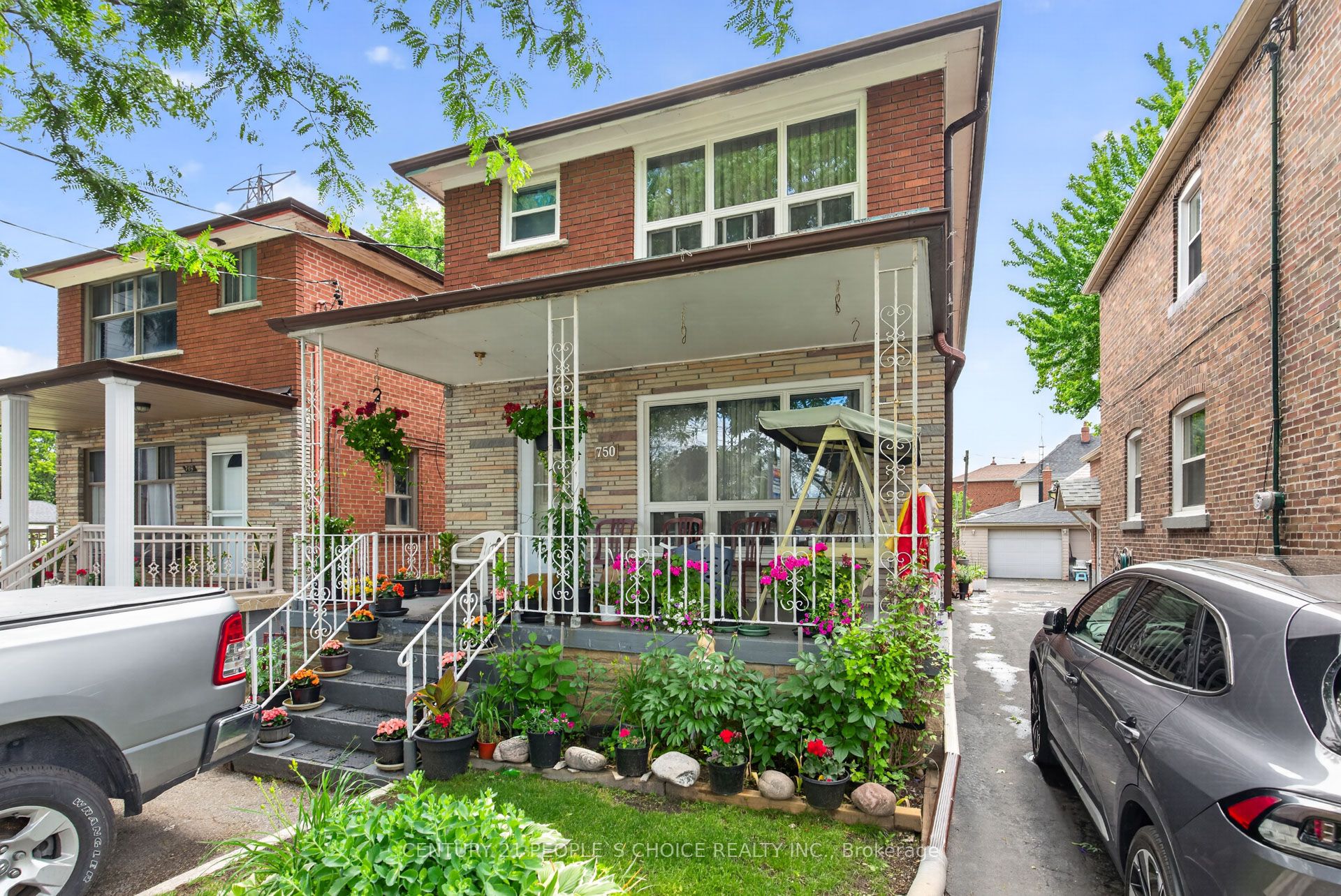 750 Jane Street, Toronto, ON M6N 4B2 photo 2