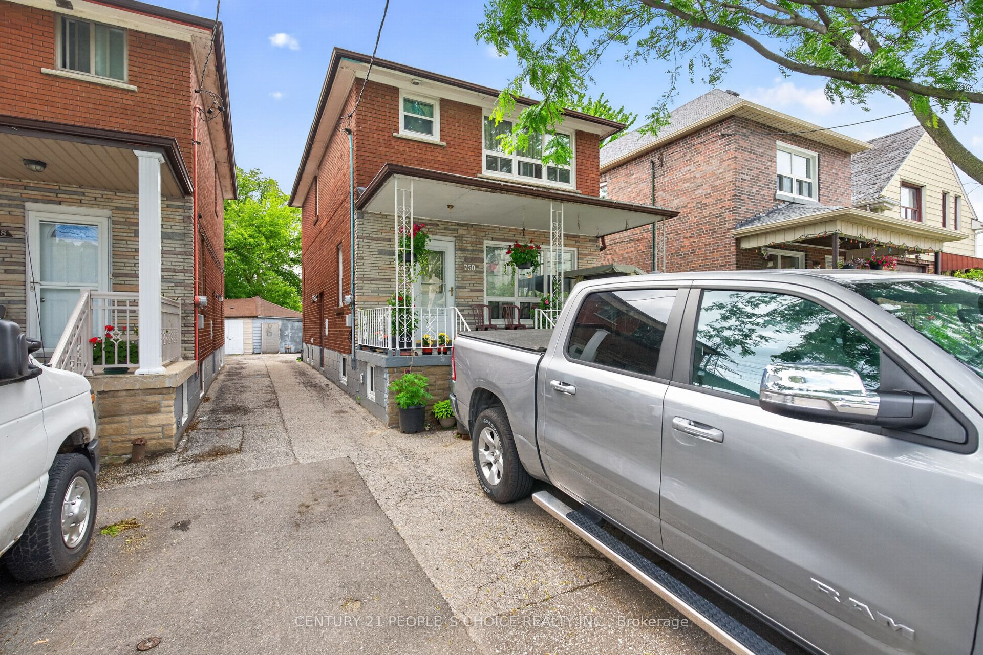 750 Jane Street, Toronto, ON M6N 4B2 photo 3