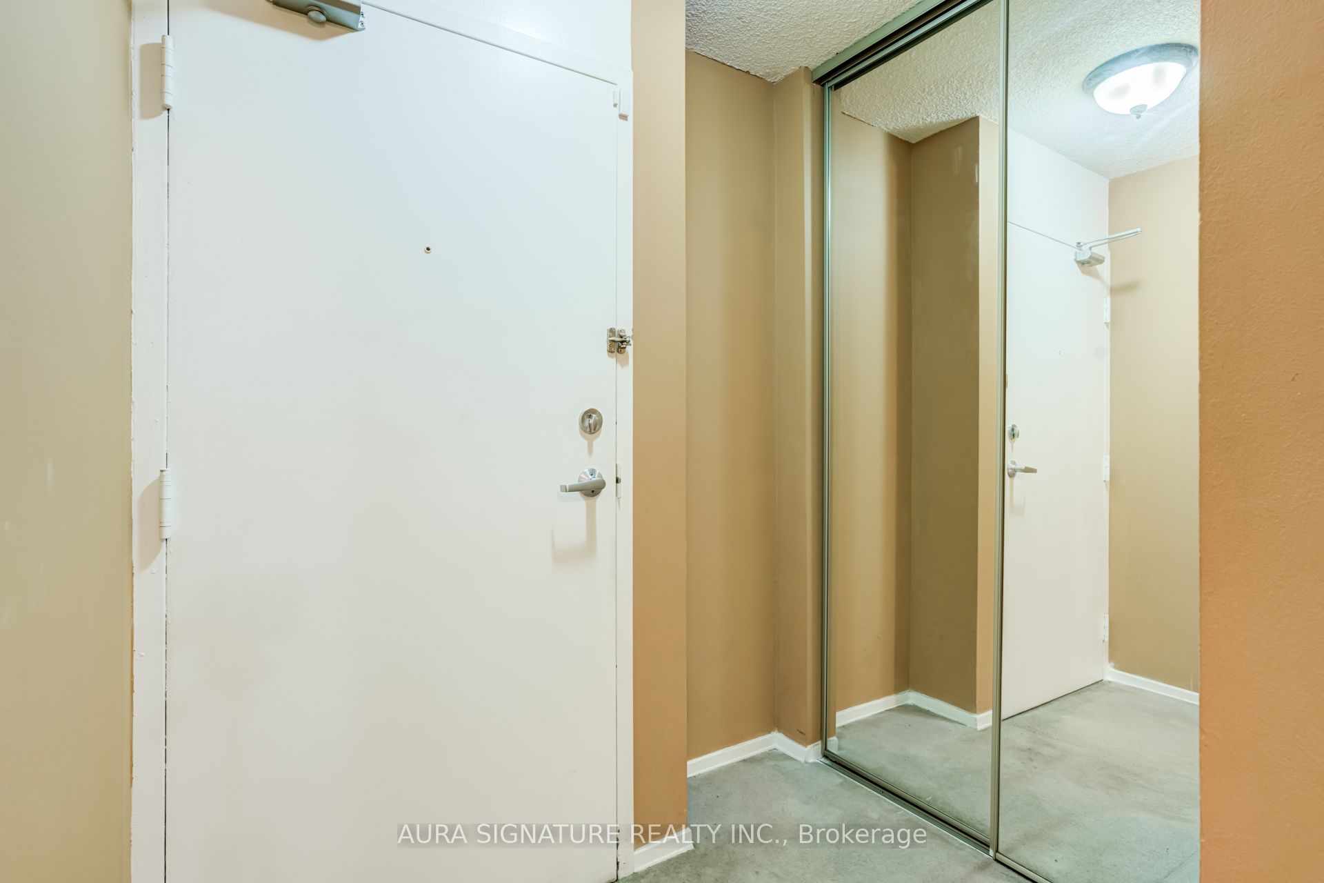 3077 Weston Road 401, Toronto, ON M9M 3A1 photo 5