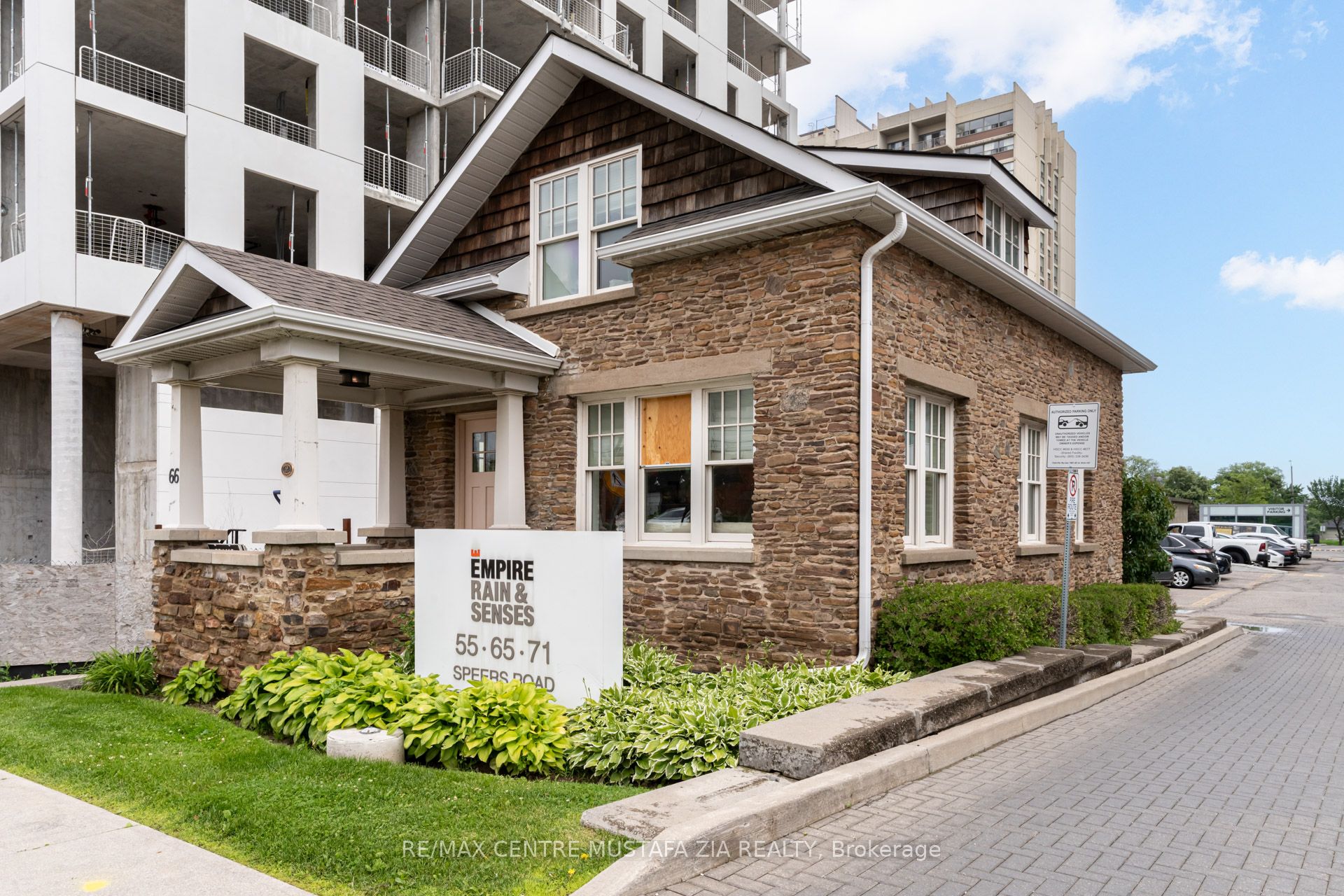 65 Speers Road 1201, Oakville, ON L6K 0J1 photo 3