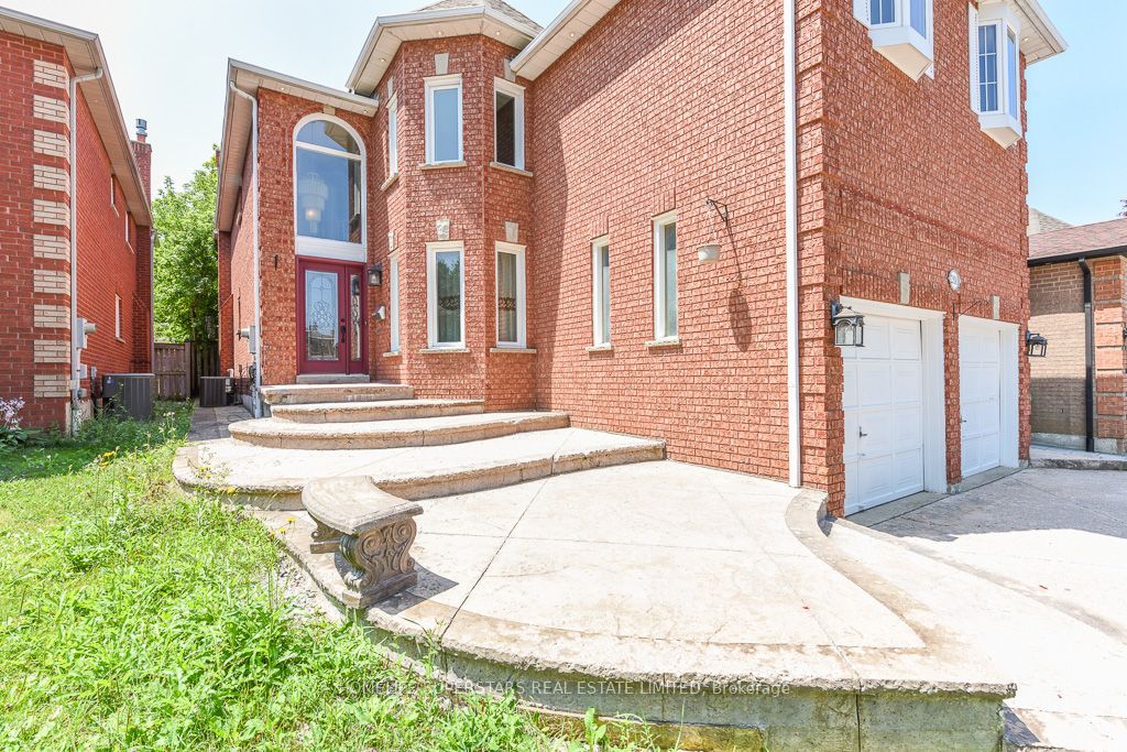 2508 Paula Court W, Mississauga, ON L5K 2R5 photo 3