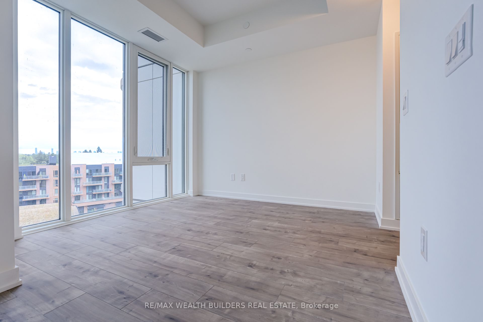220 Missinnihe Way 714, Mississauga, ON L5H 0A9 photo 4