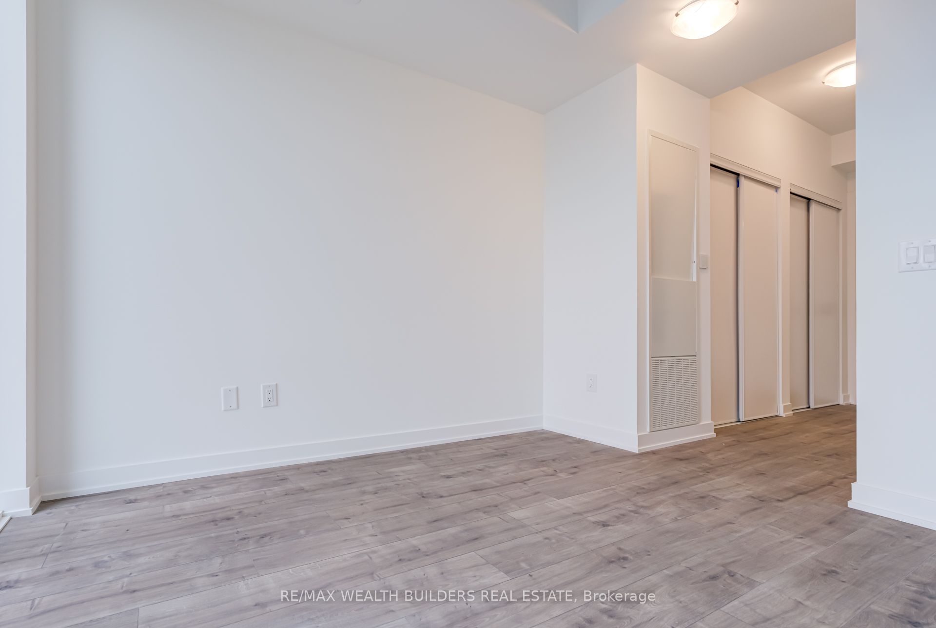 220 Missinnihe Way 714, Mississauga, ON L5H 0A9 photo 5