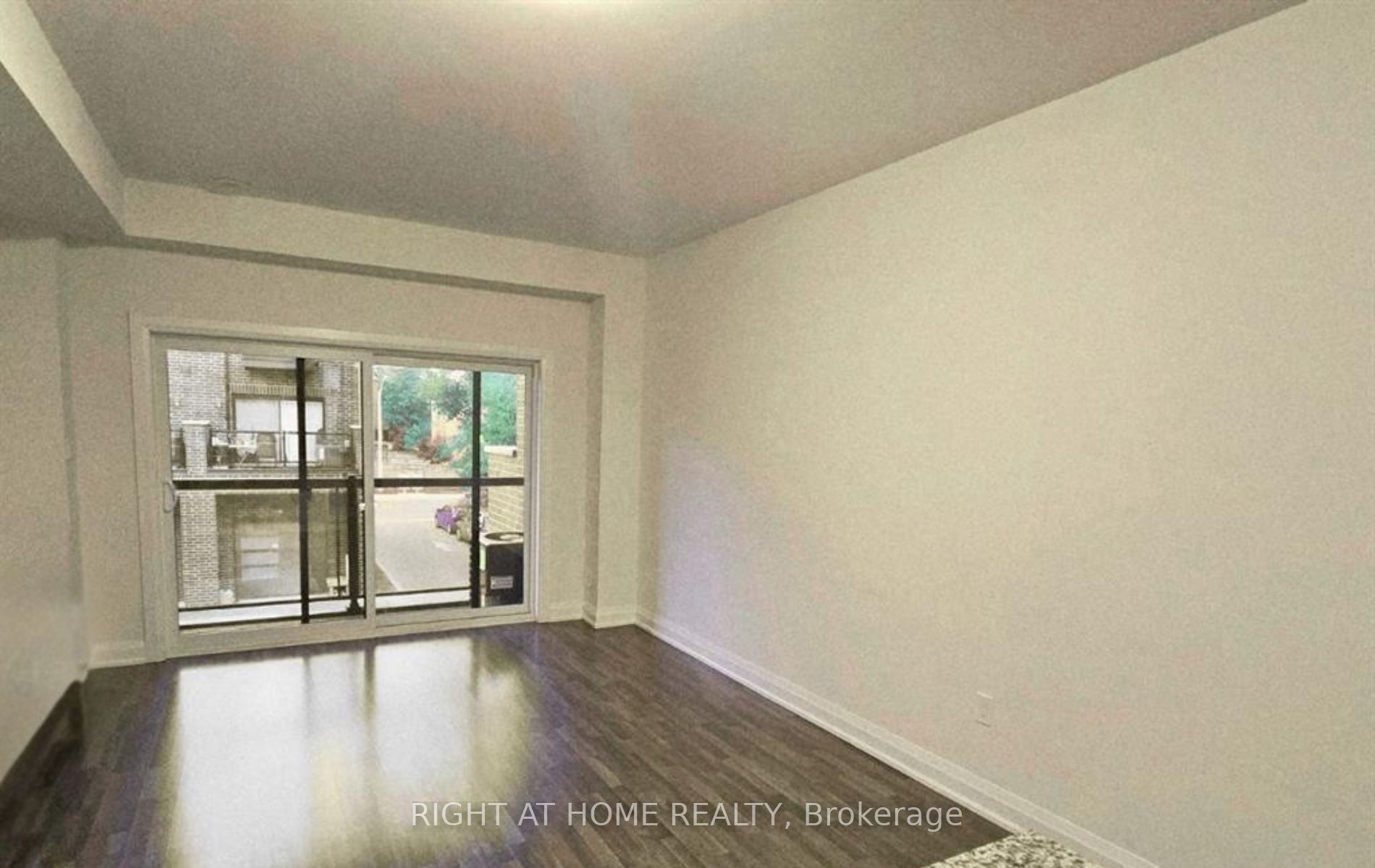 1758 Lawrence Avenue W Unit#1, Toronto, ON M6L 3C4 photo 4