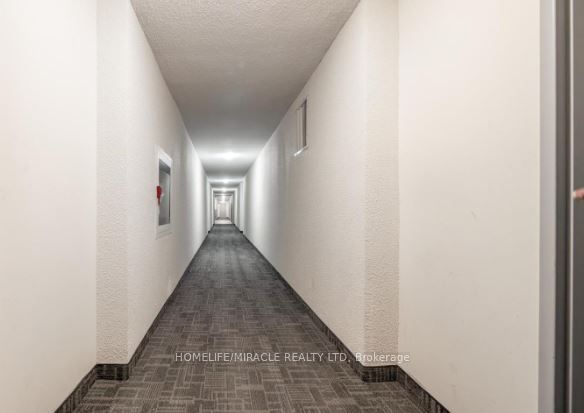 40 Panorama Court 903, Toronto, ON M9V 4M1 photo 4