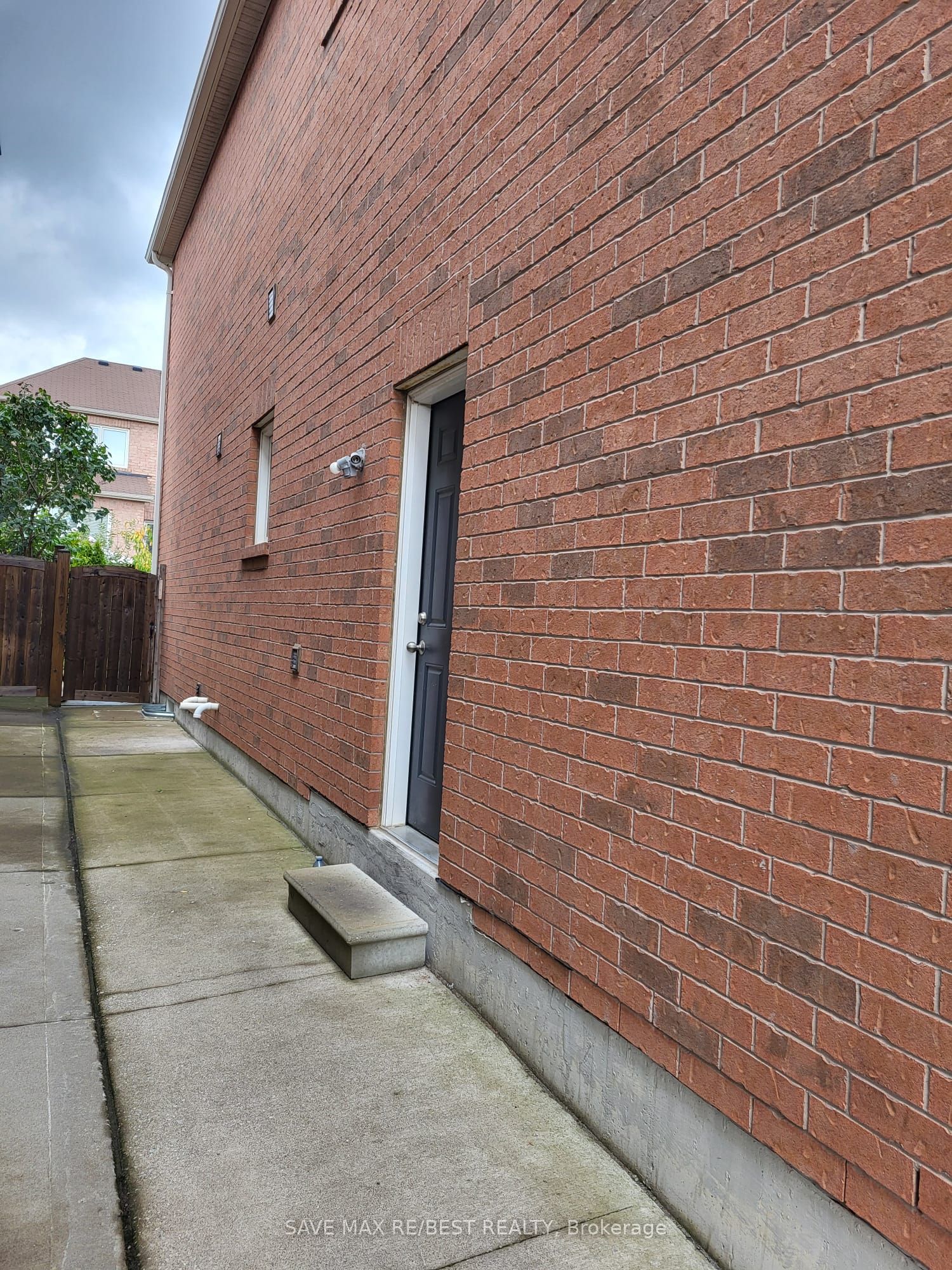 4 Singletree Road Bsmt, Brampton, ON L6P 0W4 photo 2
