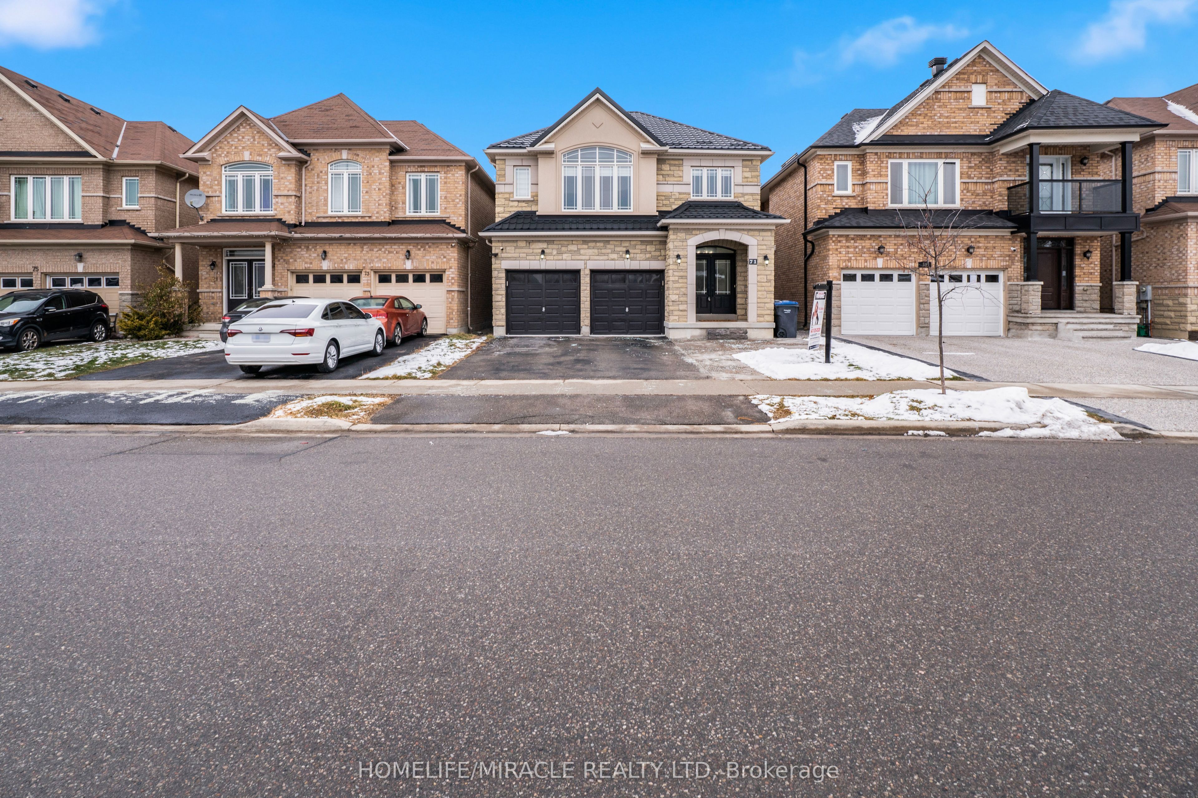 71 Skyvalley Drive, Brampton, ON L6P 3B7