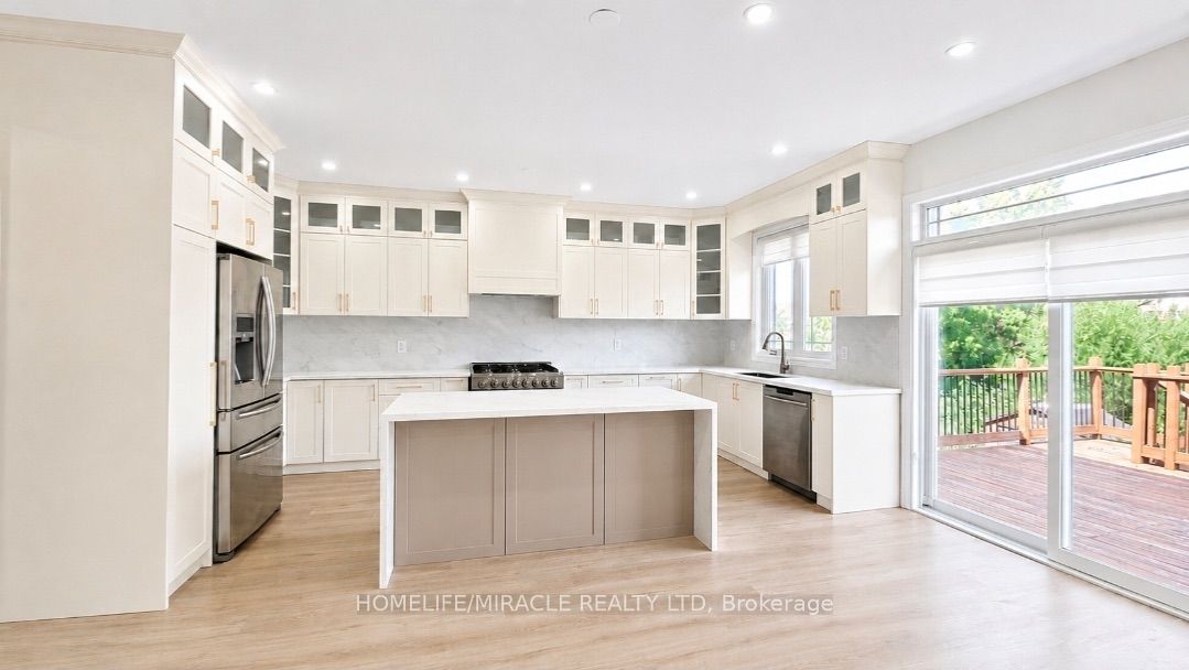 71 Skyvalley Drive, Brampton, ON L6P 3B7 photo 4