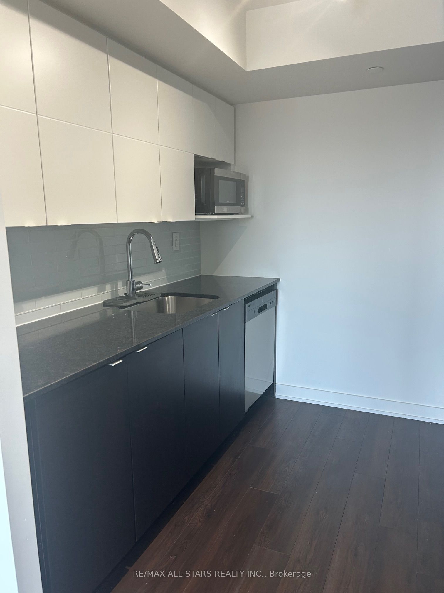 160 Flemington Road 1004, Toronto, ON M6A 1N6 photo 4