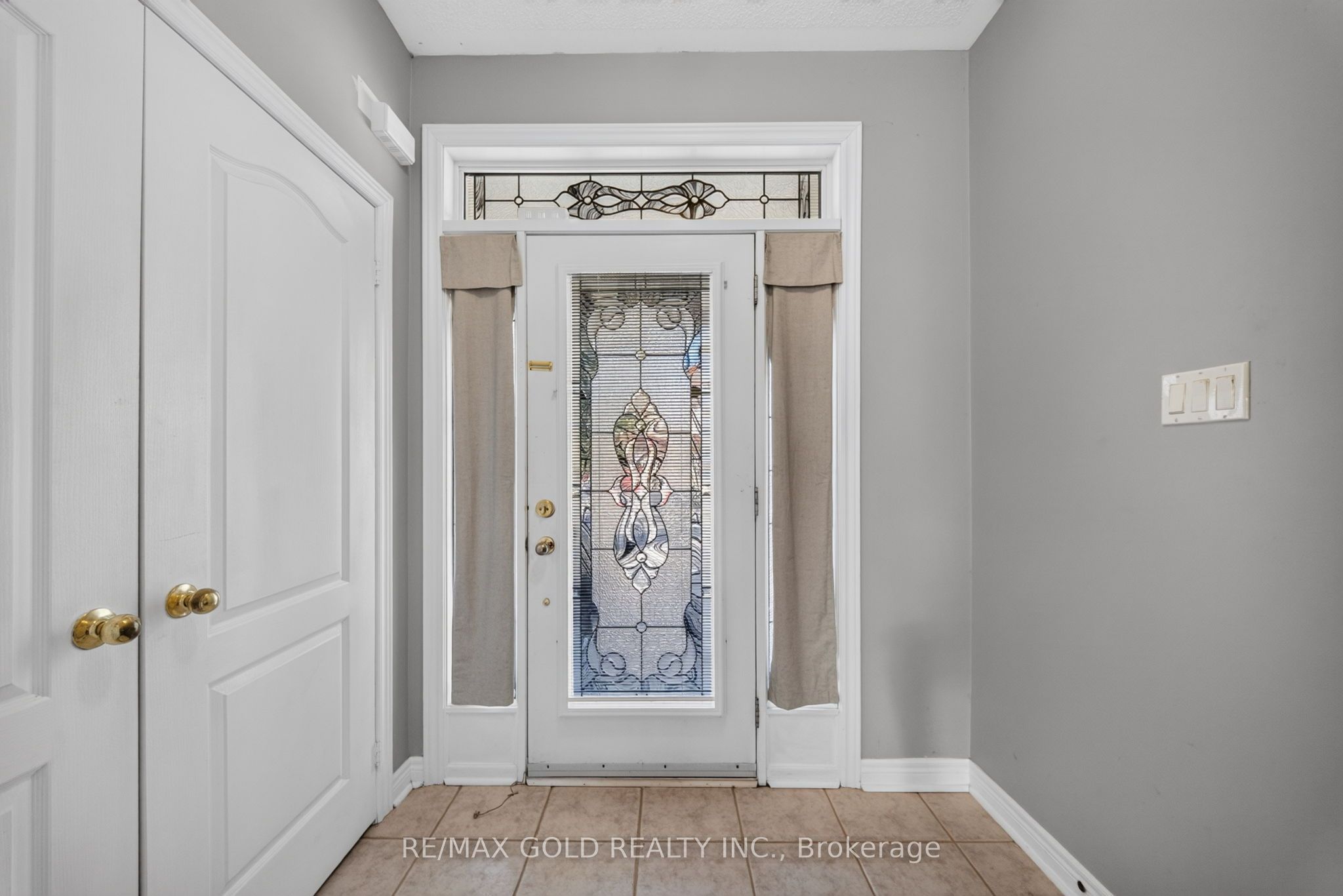 104 Everingham Circle, Brampton, ON L6R 0R9 photo 3