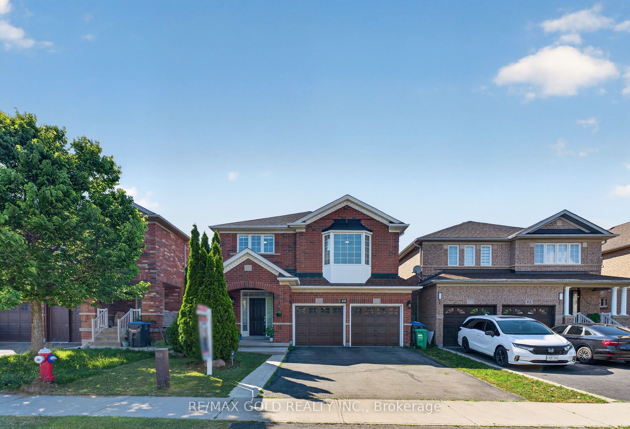 40 Dunure Crescent, Brampton, ON L7A 2Y6 photo 2