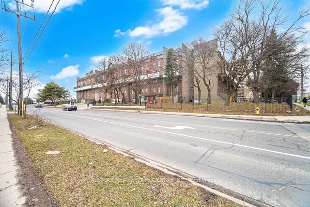 10 Eddystone Avenue 255, Toronto, ON M3N 2T2 photo 2