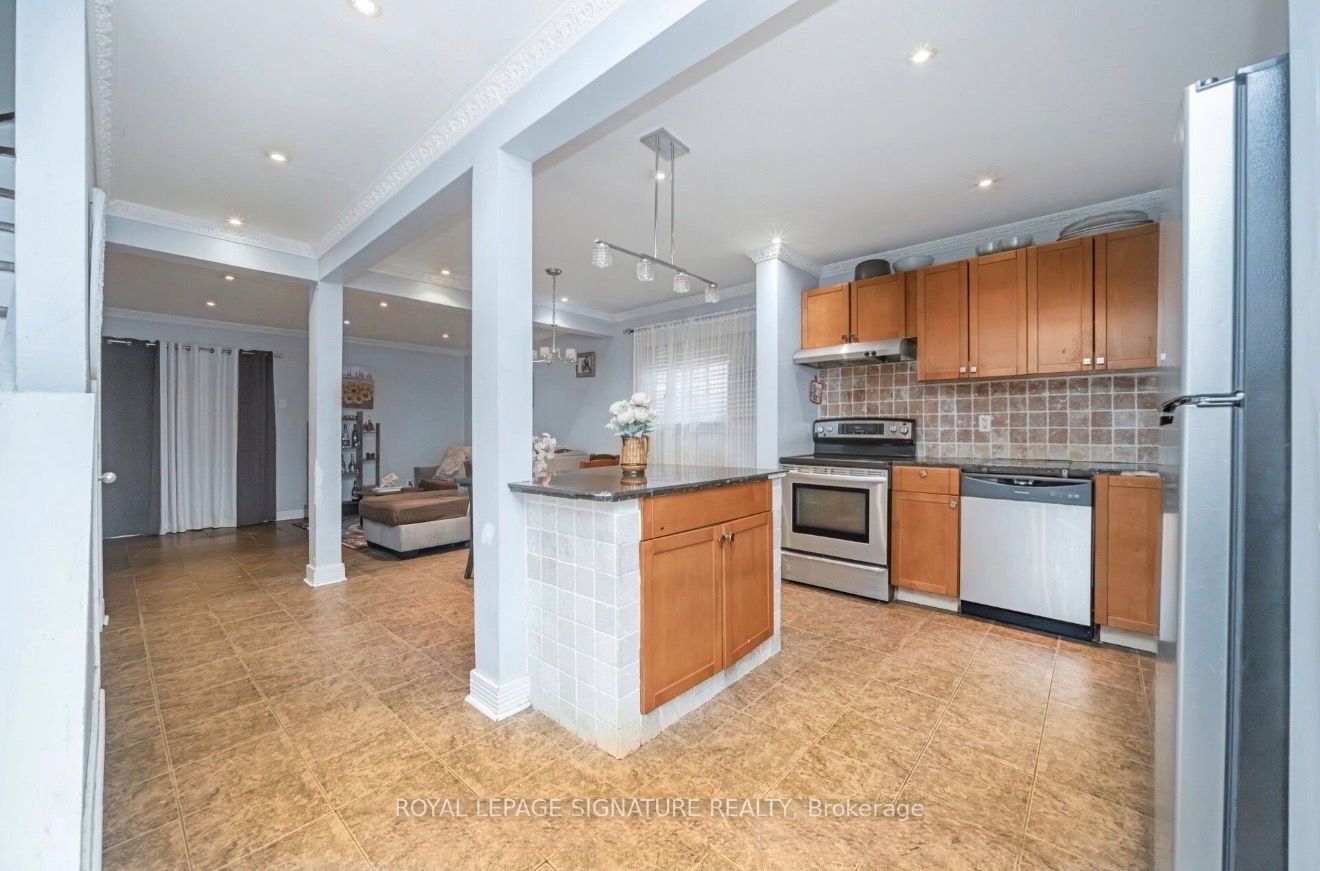 19 Gatsby Square Room 1, Brampton, ON L6S 2H4 photo 3