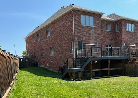26 Montpelier Street, Brampton, ON L6Y 6A6 photo 3