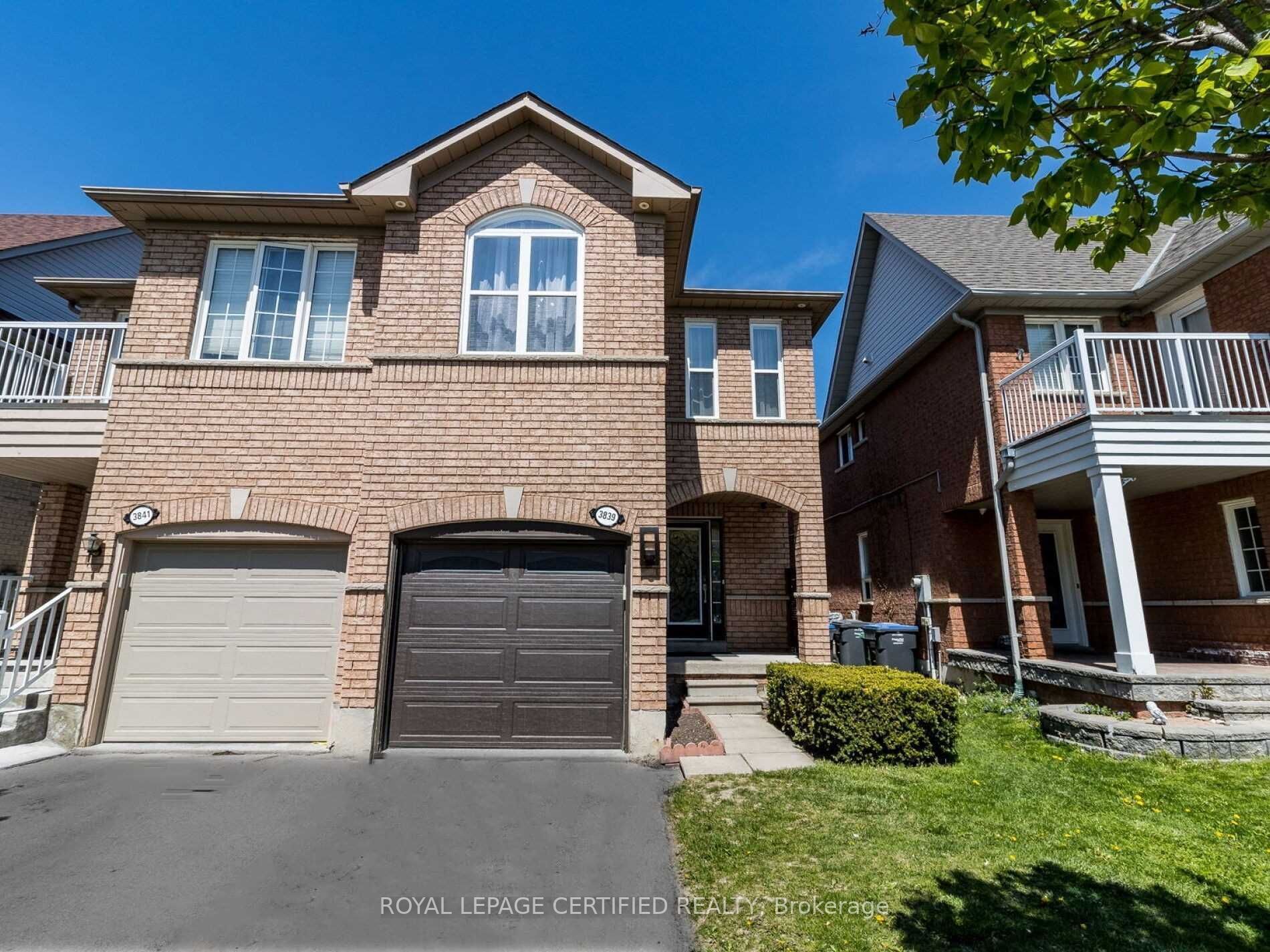 3839 Manatee Way, Mississauga, ON L5M 6Y1 photo 2