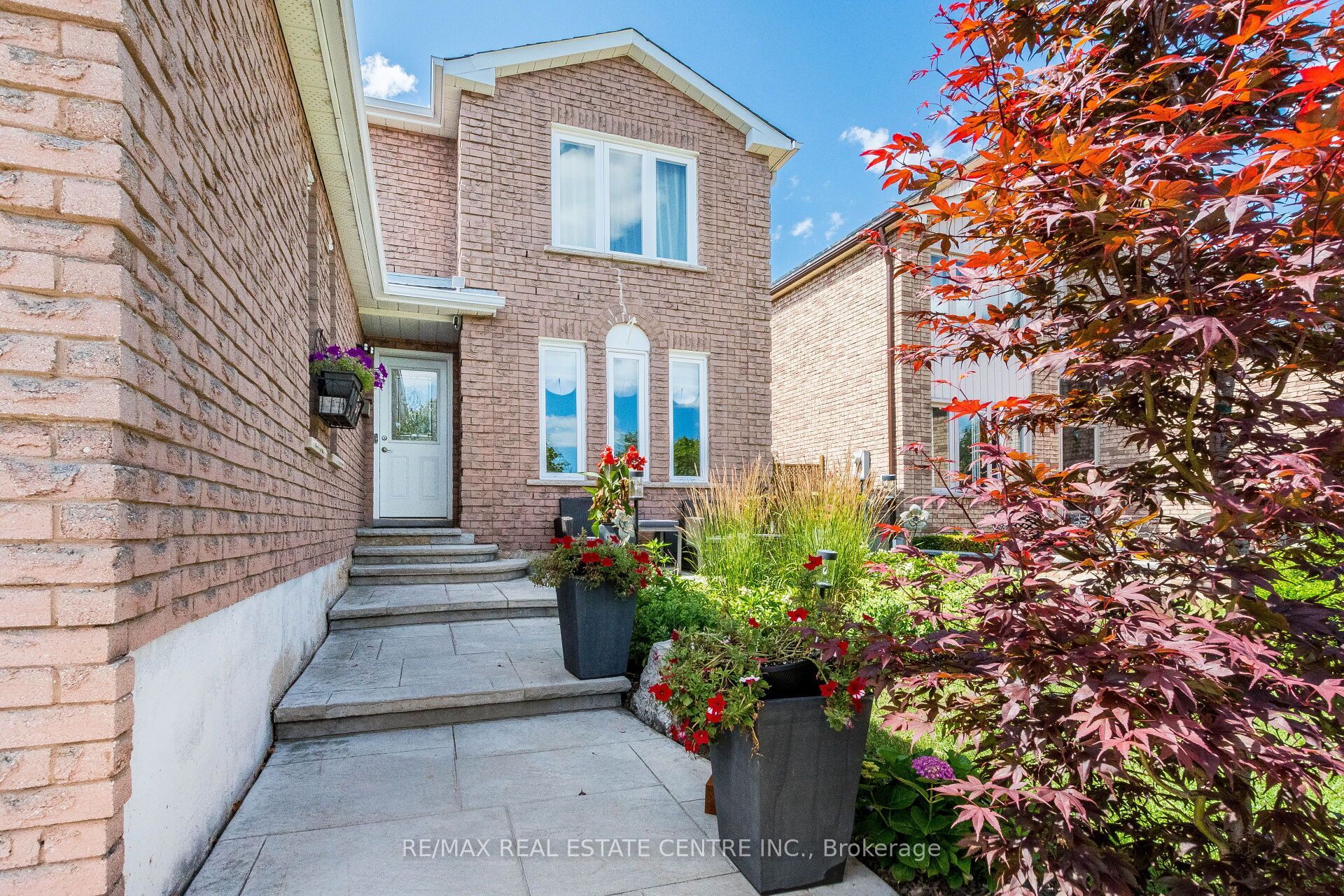 1571 Meadowfield Crescent, Mississauga, ON L5M 4T4 photo 2