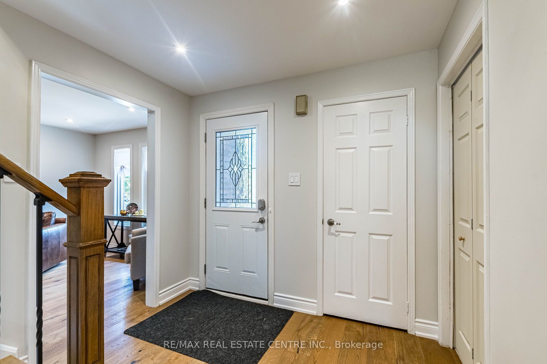 1571 Meadowfield Crescent, Mississauga, ON L5M 4T4 photo 3
