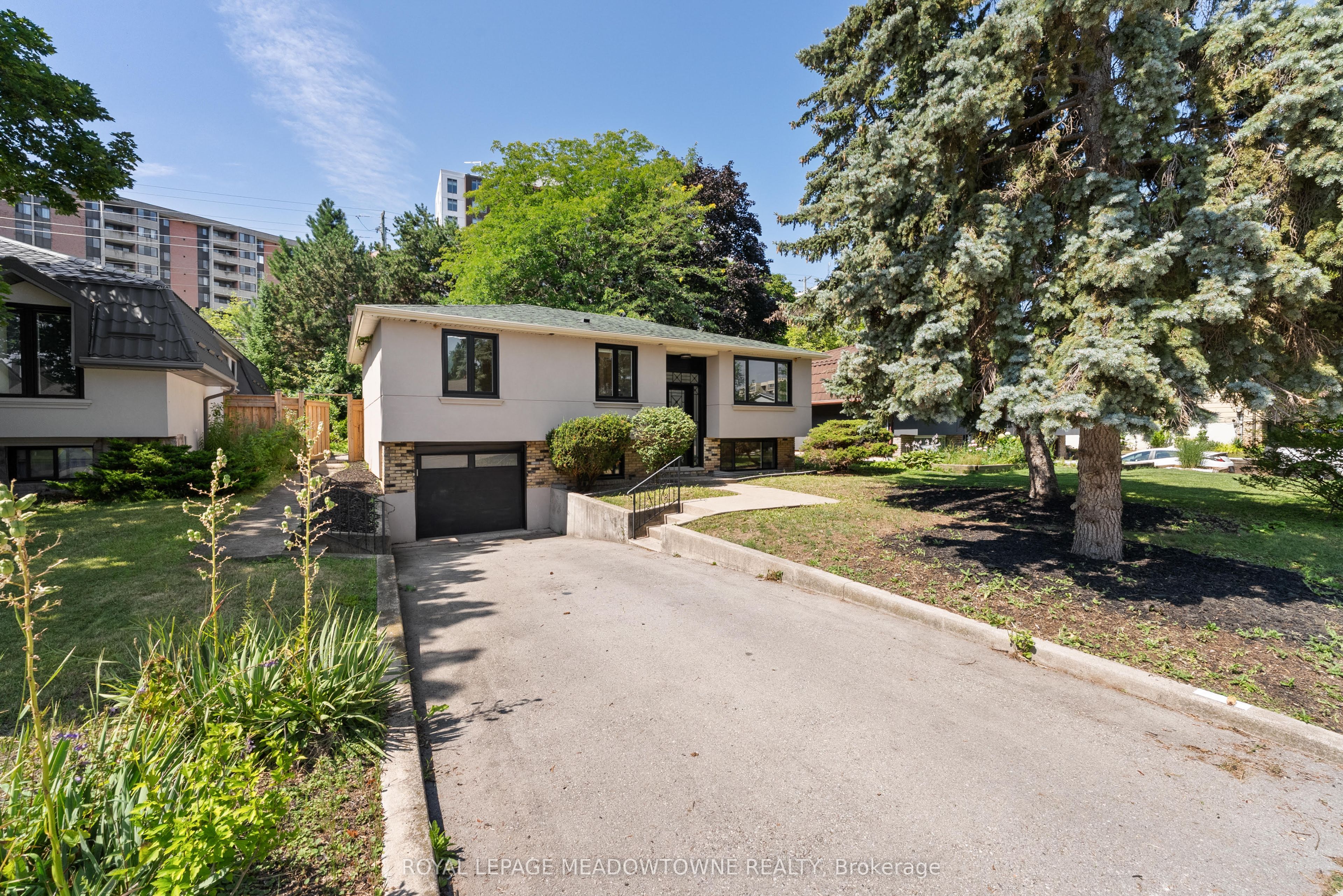 1268 Forest Hill, Oakville, ON L6H 2C3 photo 2
