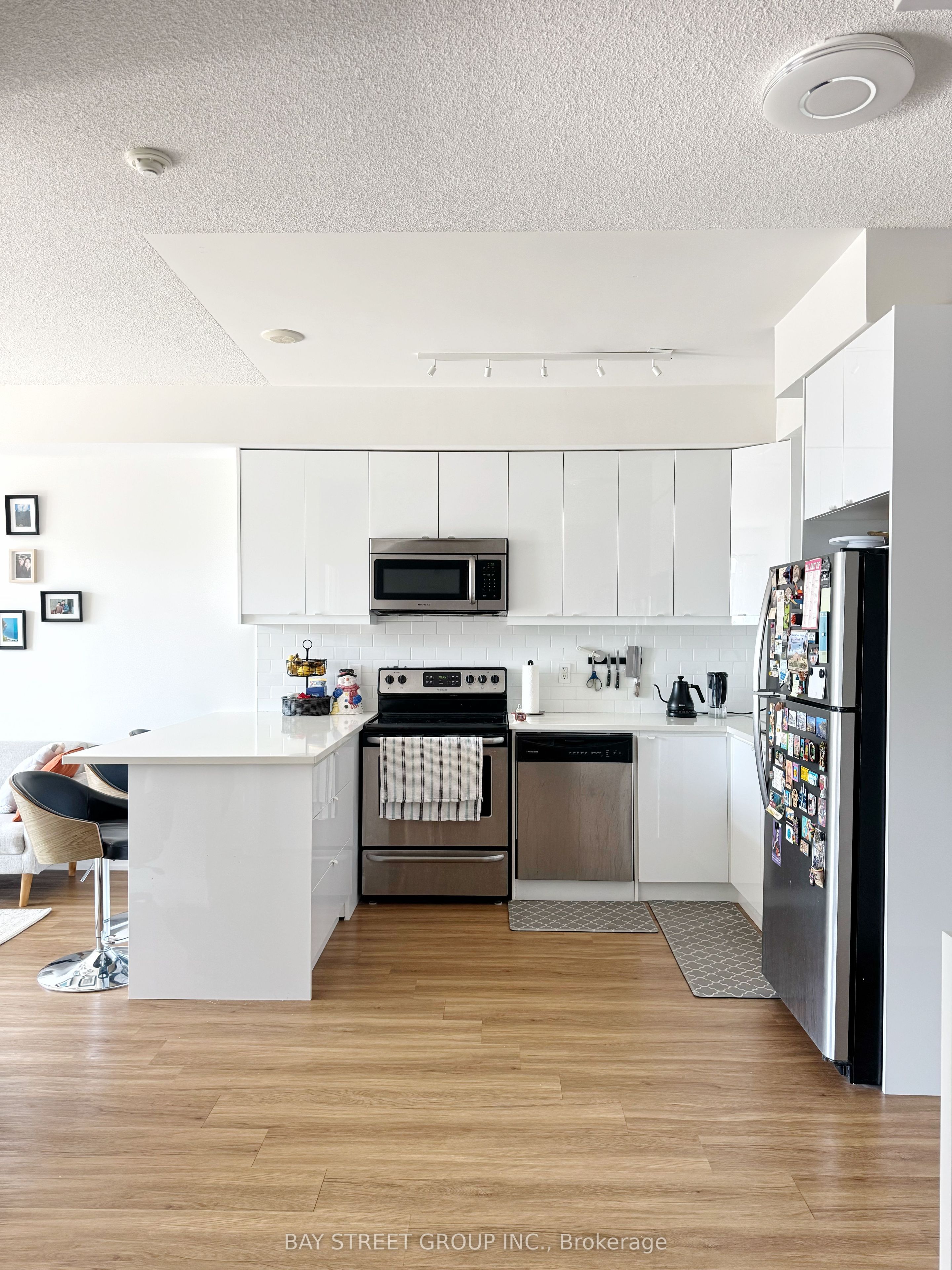 365 Prince Of Wales Drive 1203, Mississauga, ON L5B 0G6 photo 3