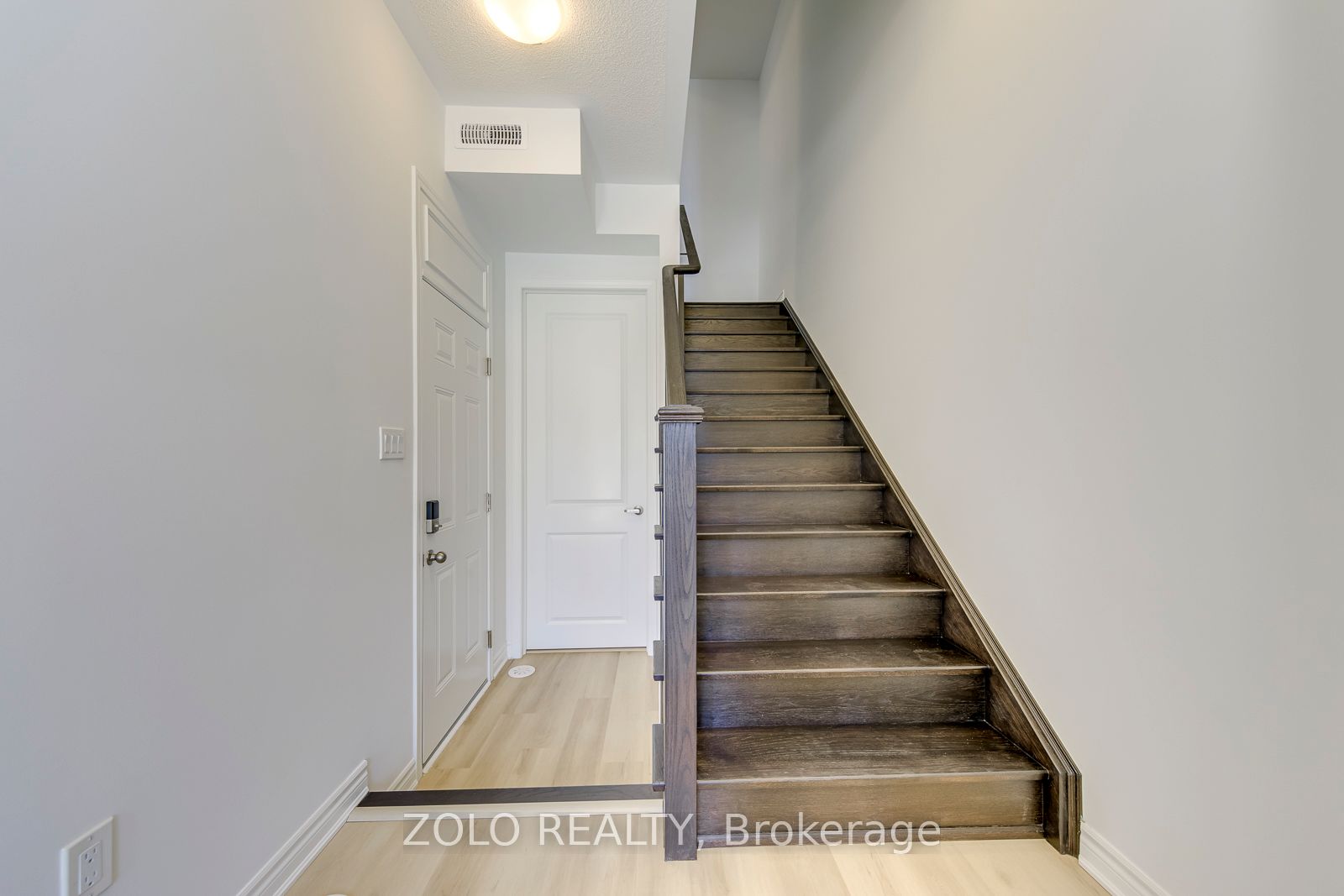 1572 Rutland Crescent, Milton, ON L9E 2H5 photo 4