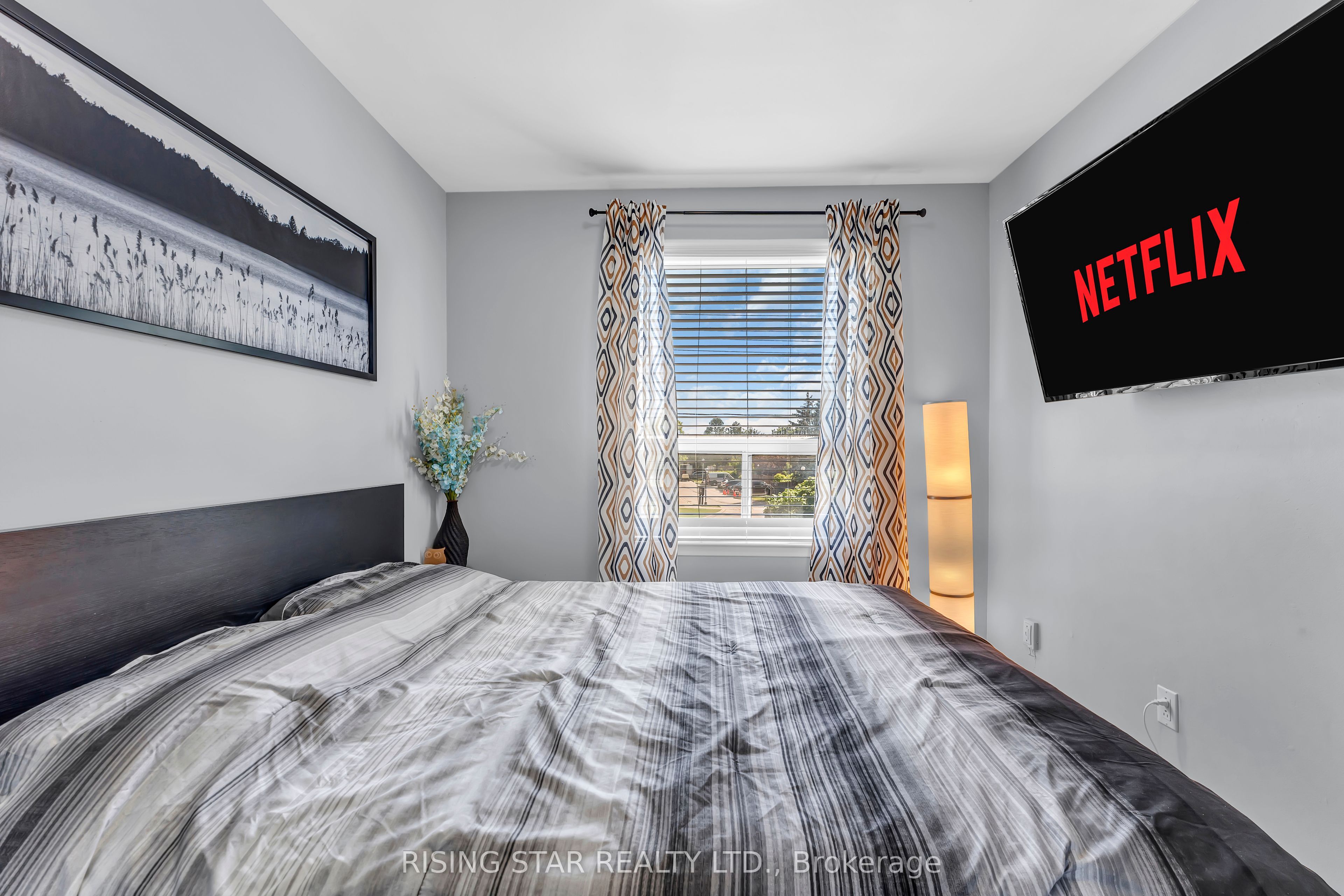 7440 GOREWAY Drive 2, Mississauga, ON L4T 2V2 photo 3