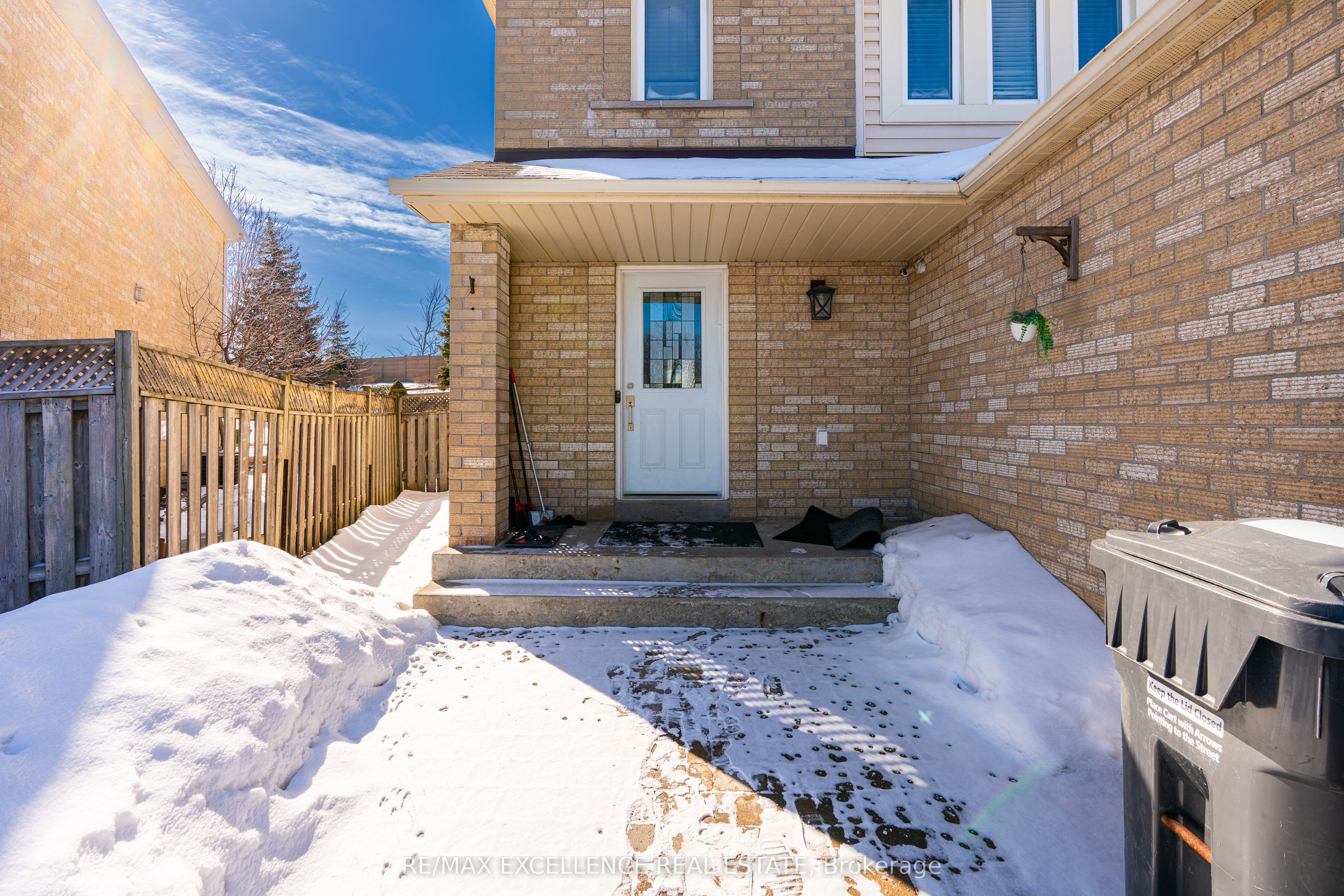 46 Nectarine Crescent, Brampton, ON L6S 5Z1 photo 2