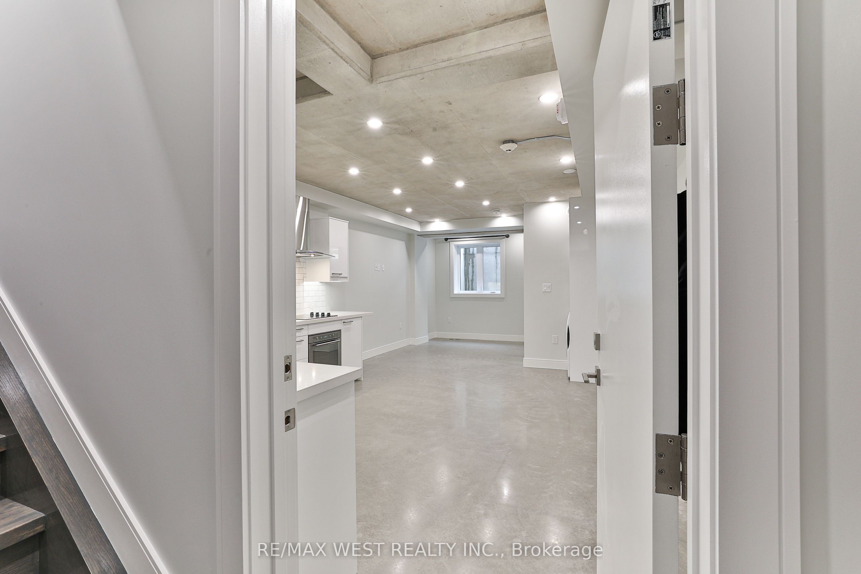 1745 Keele Street 4, Toronto, ON M6M 3W9 photo 4