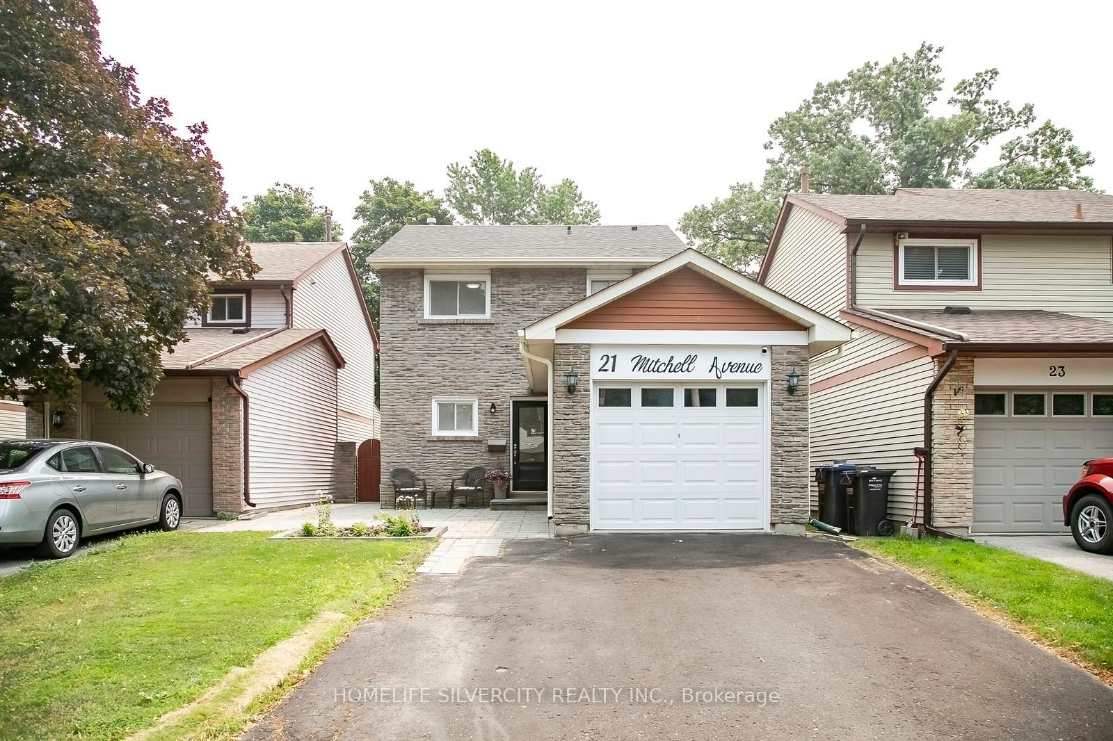 21 Mitchell Avenue, Brampton, ON L6Z 1H2