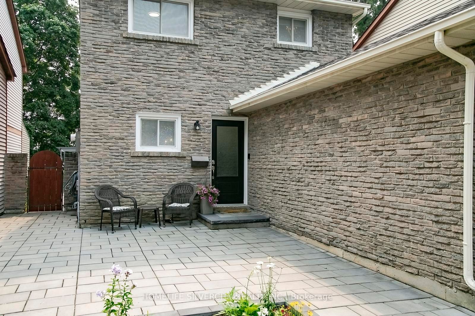 21 Mitchell Avenue, Brampton, ON L6Z 1H2 photo 3